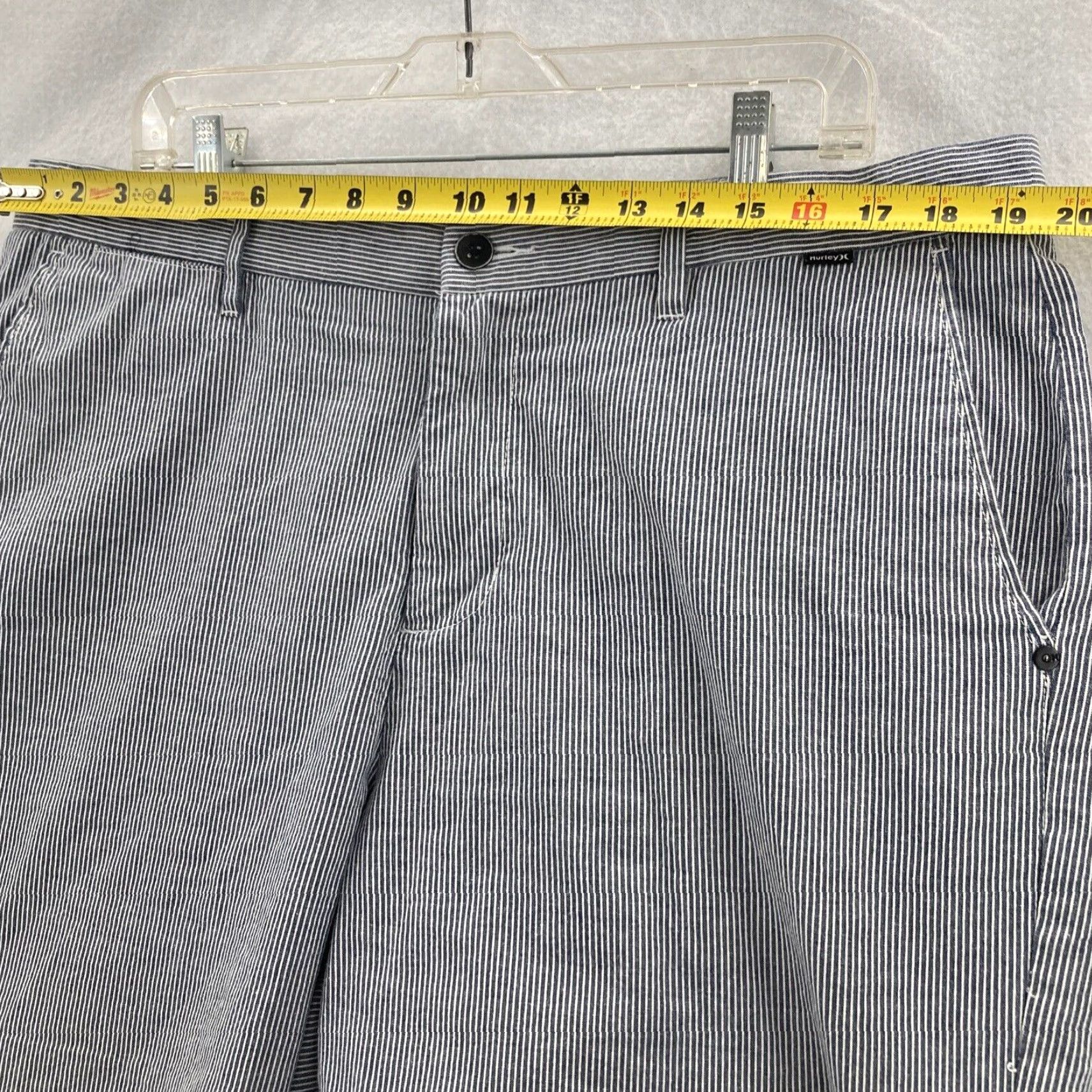 Hurley Hurley Chino Shorts Size 38 Blue Striped Casual Men Regular Belt Loops 9in Inseam Polyester Jersey Front Flat Logo Striped Pattern Dec 90s Theme? Size US 38 / EU 54 - 3 Thumbnail