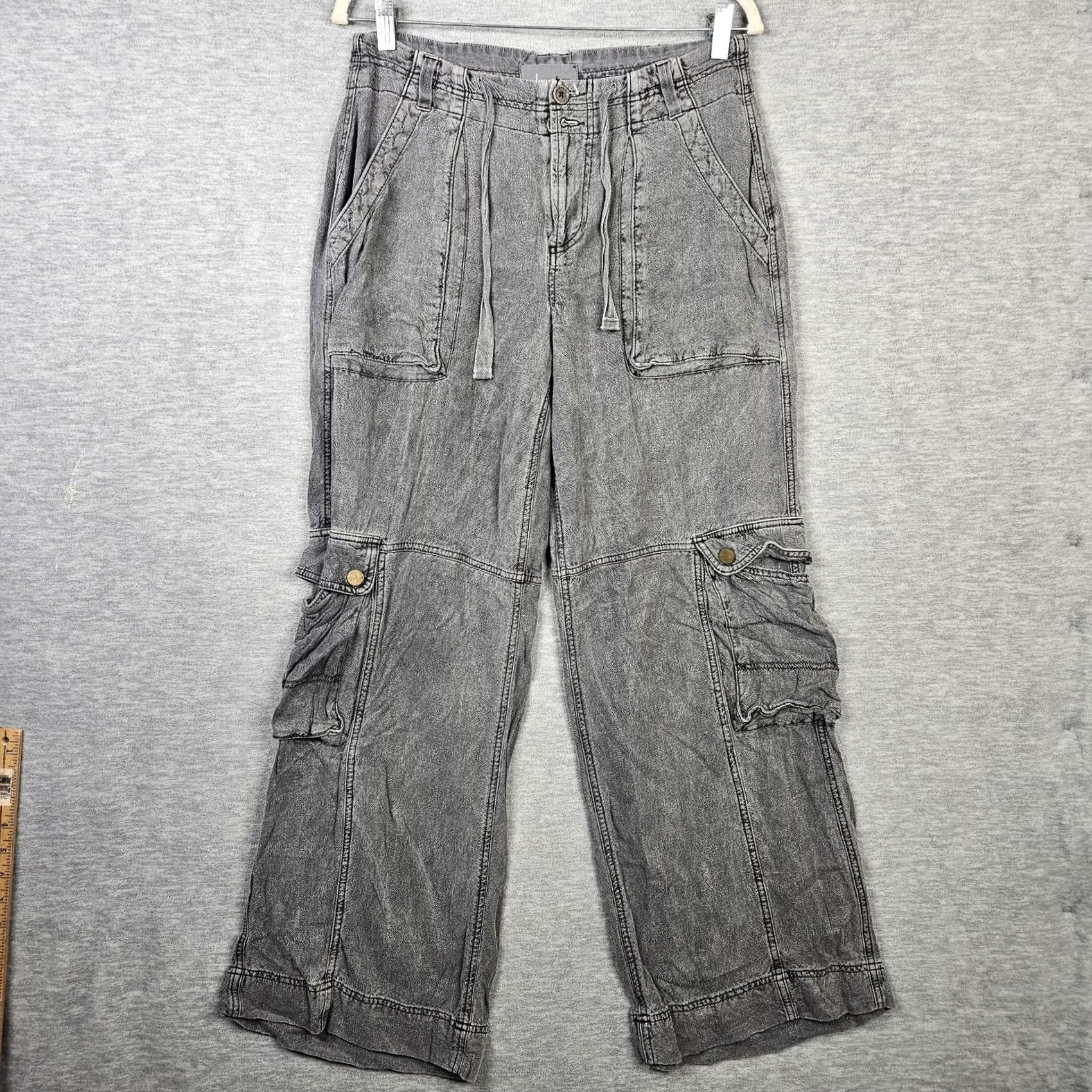 Anthropologie Anthropologie Women’s Cargo Pants Gray Linen Pockets Size 4 Regular Wide-Leg Front Flat Front Vintage No (adult) Size 27" / US 4 / IT 40 - 2 Thumbnail
