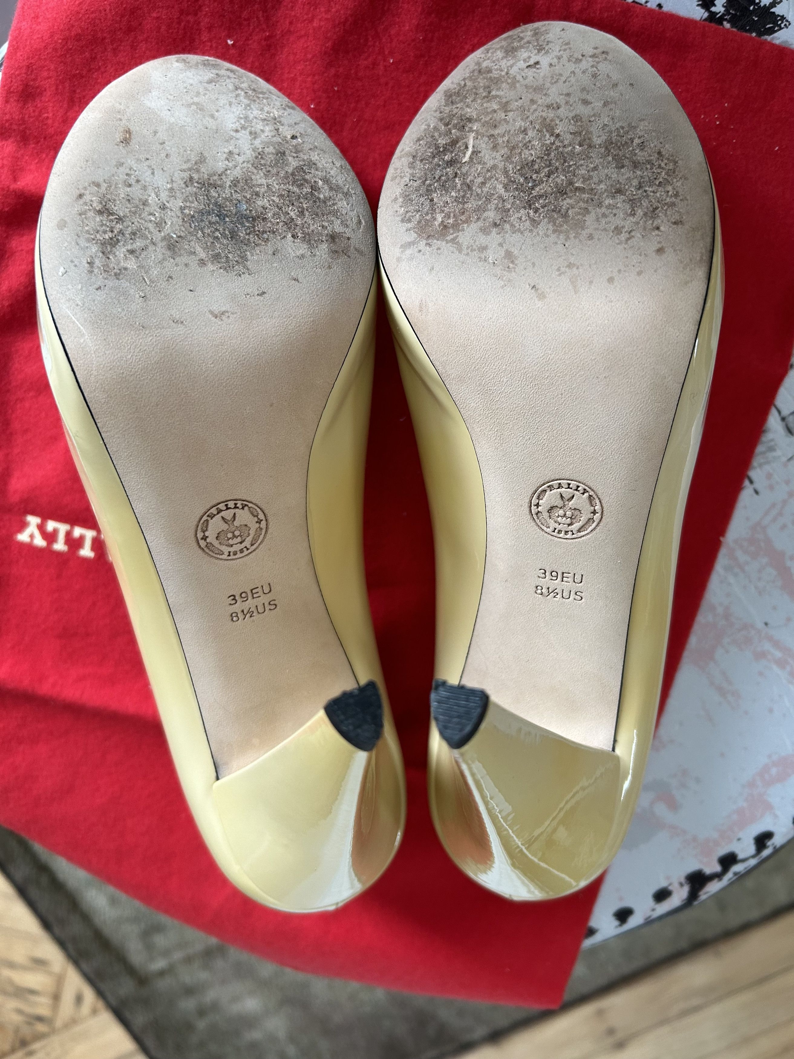 Bally Bally Beige Patent Leather Peep Toe Platform Heels 8.5 EU 39 Size US 9 / IT 39 - 10 Thumbnail