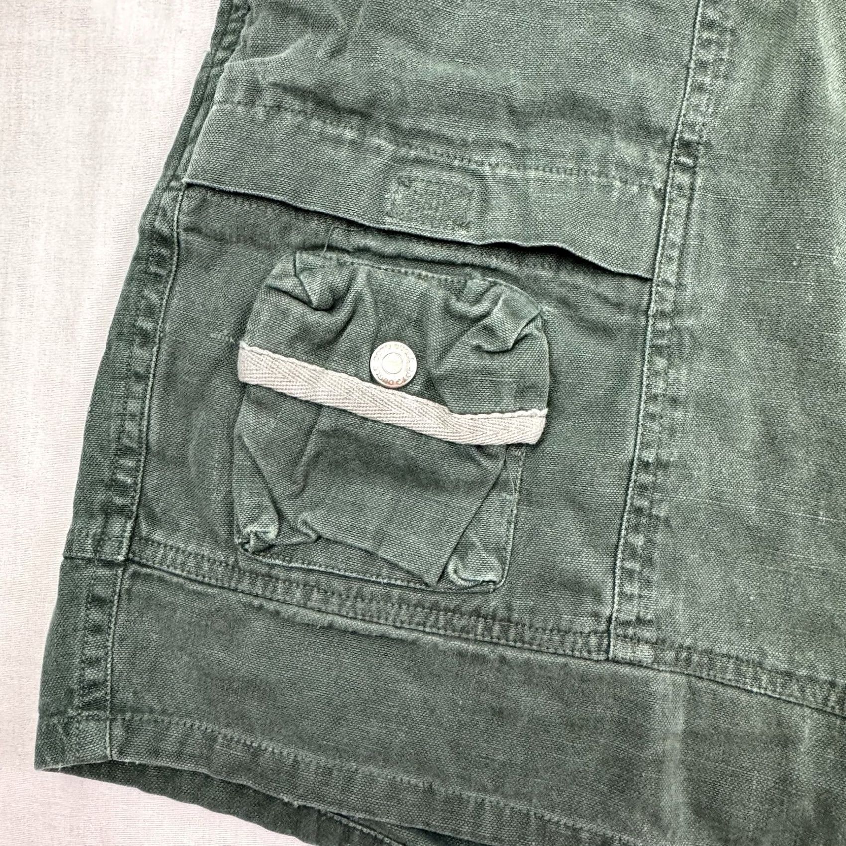 Bugle Boy VINTAGE Bugle Boy Safari Shorts Adult 38 Travel Hipster Pockets Y2K 90s Outdoor Cargo Green Ramie Cotton Mens 38 7in Inseam Size US 38 / EU 54 - 2 Thumbnail