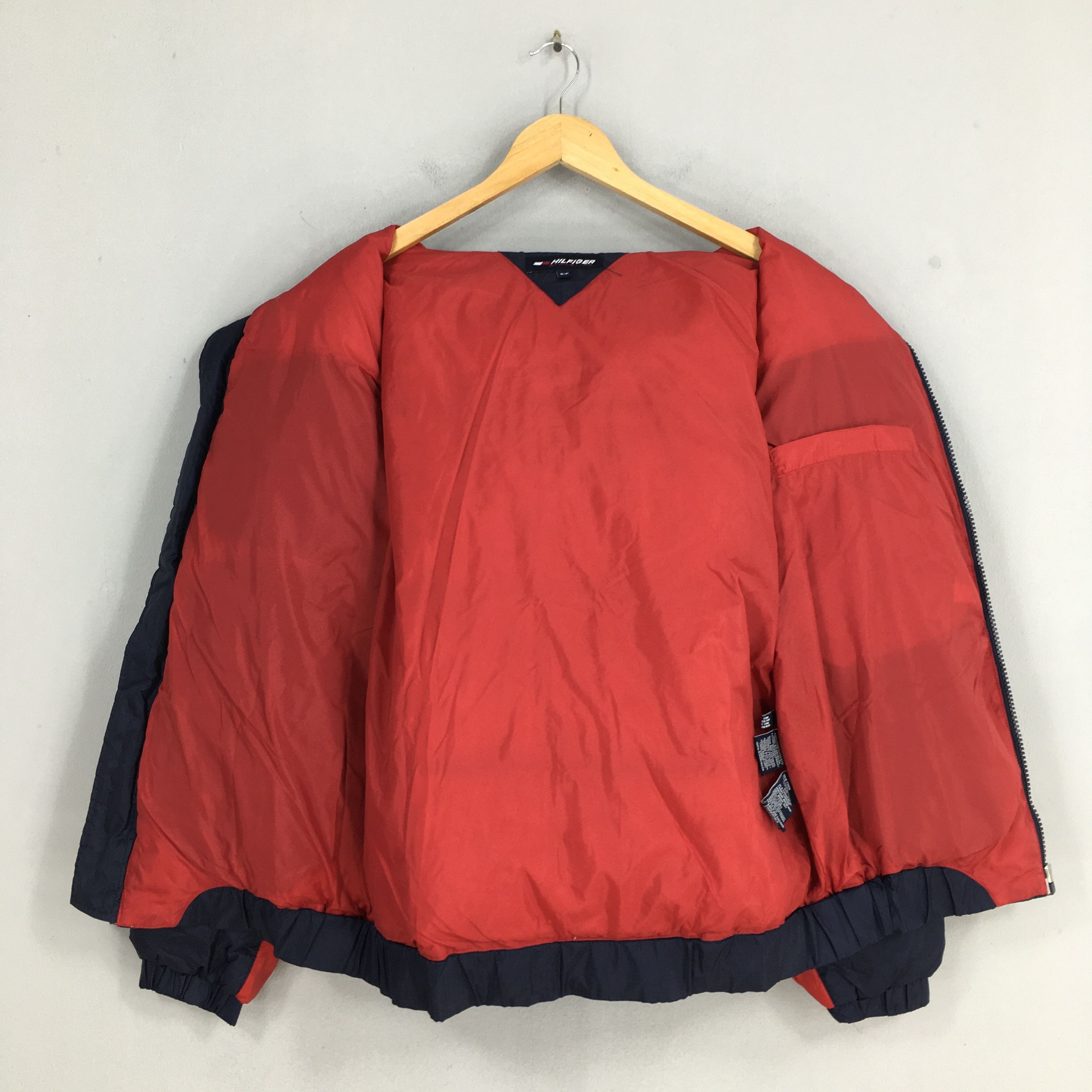 Tommy Hilfiger Vintage Tommy Hilfiger Bomber Puffer Jacket Small Size US S / EU 44-46 / 1 - 9 Thumbnail