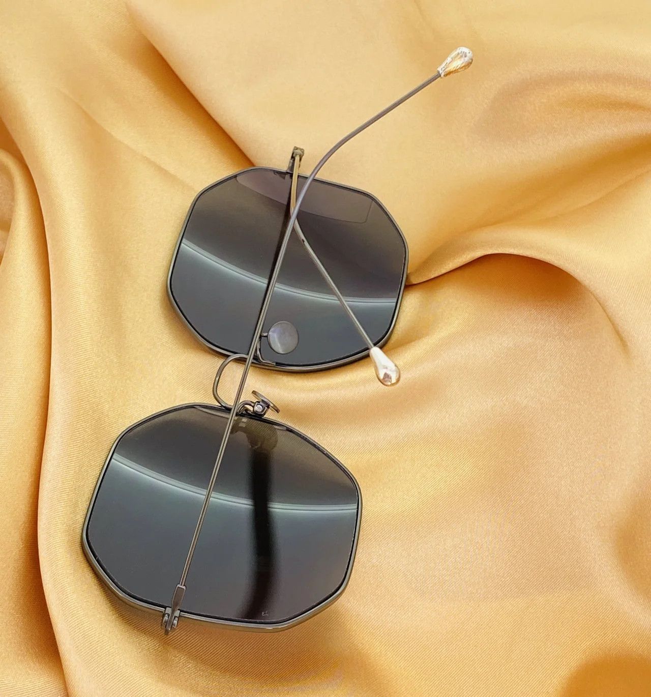 Ann Demeulemeester Ann Demeulemeester Sunglasses Oversized Gun Metal and Grey Size ONE SIZE - 5 Thumbnail