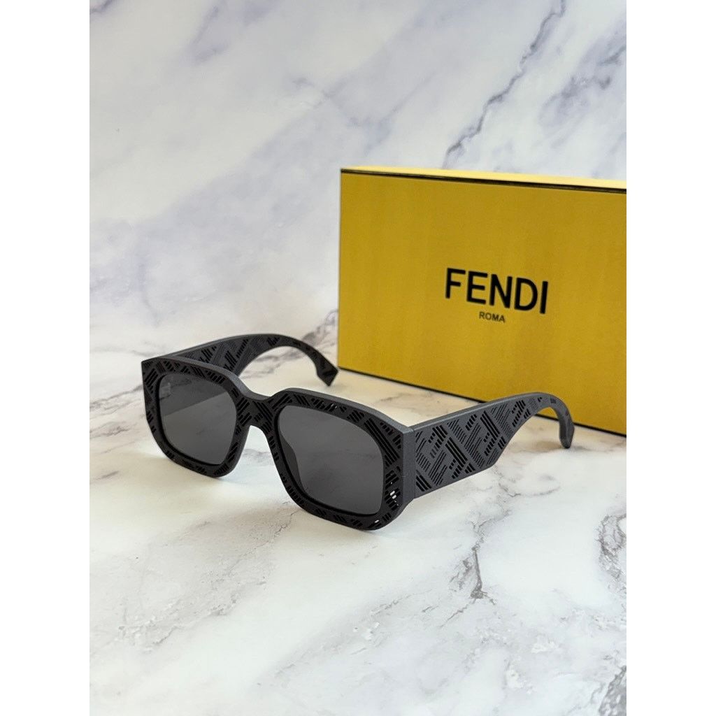 Fendi NEW Fendi FE40113I Black Shadow Unisex Sunglasses $500 Size ONE SIZE - 3 Thumbnail