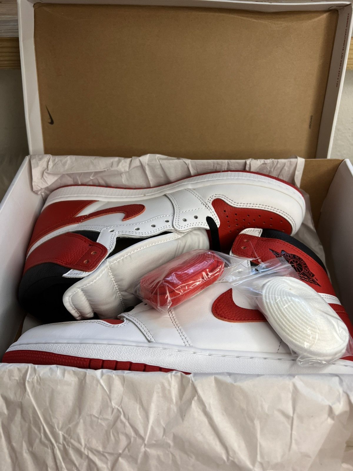Jordan Brand JORDAN 1 Retro High OG "Heritage" with Defect Size US 10 / EU 43 - 9 Thumbnail