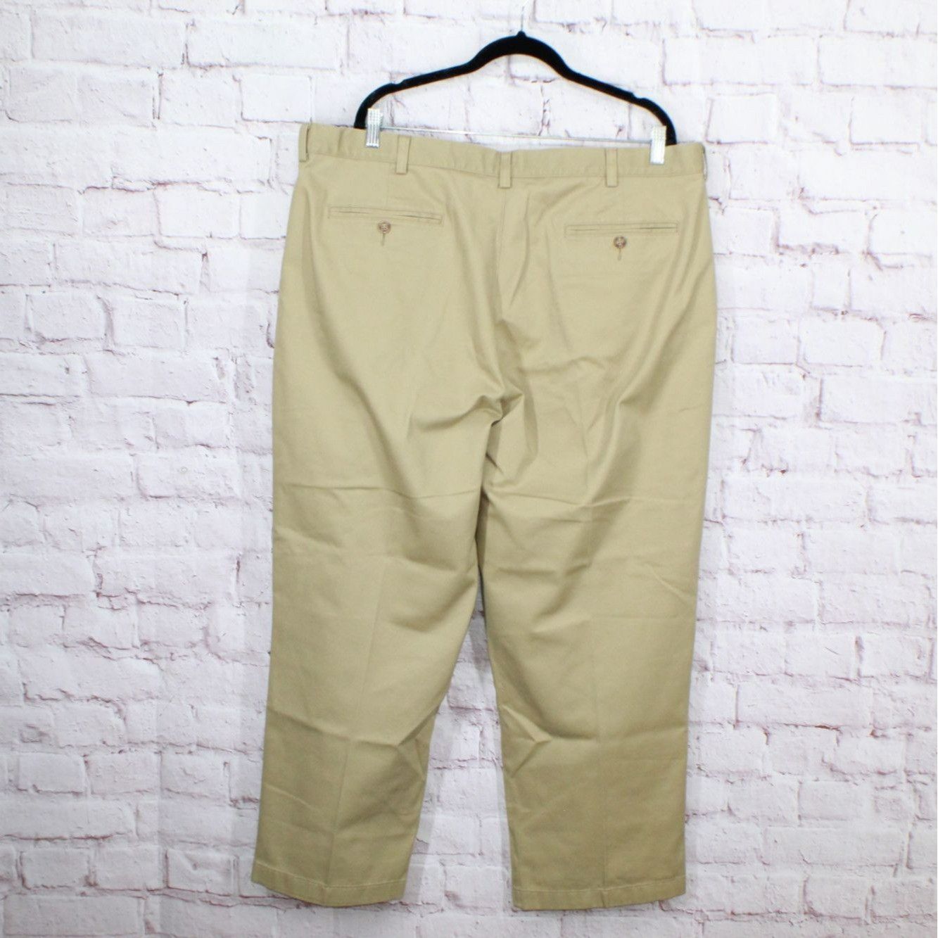 L.L. Bean LL Bean Men's Wrinkle Free Chinos Natural Fit Pleated Size US 42 / EU 58 - 6 Thumbnail