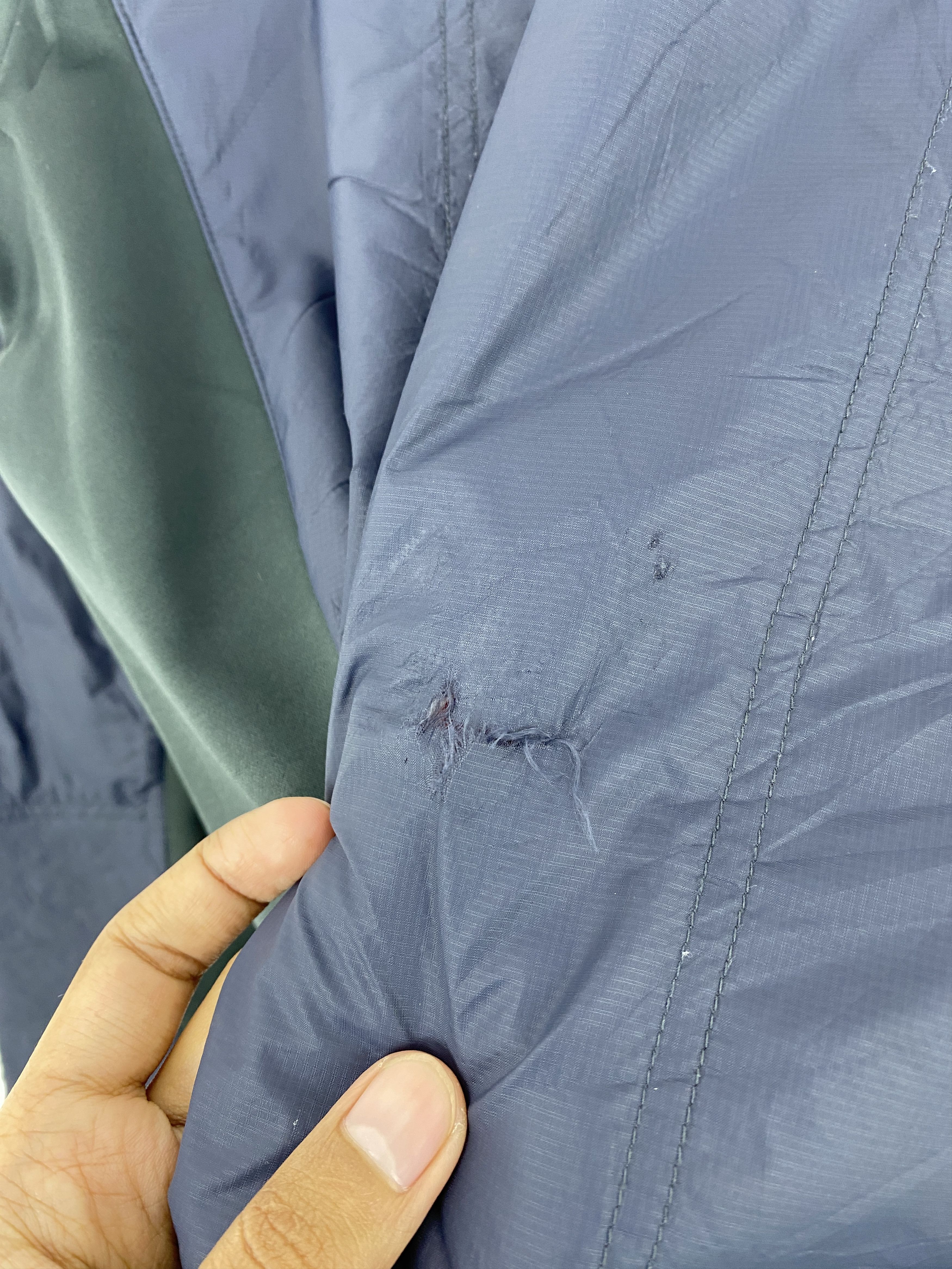 Berghaus Vintage Berghaus Windbreaker Trail Outdoor Jacket J1854 Size US S / EU 44-46 / 1 - 12 Thumbnail