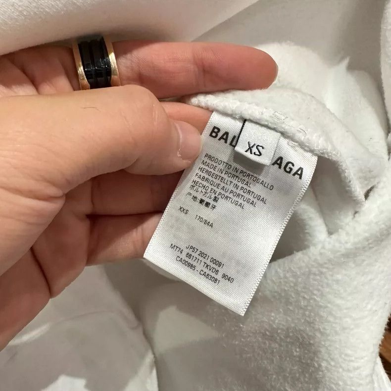 Balenciaga Balenciaga White fuzzy letters destroy hoodies and sweater Size US XS / EU 42 / 0 - 6 Thumbnail