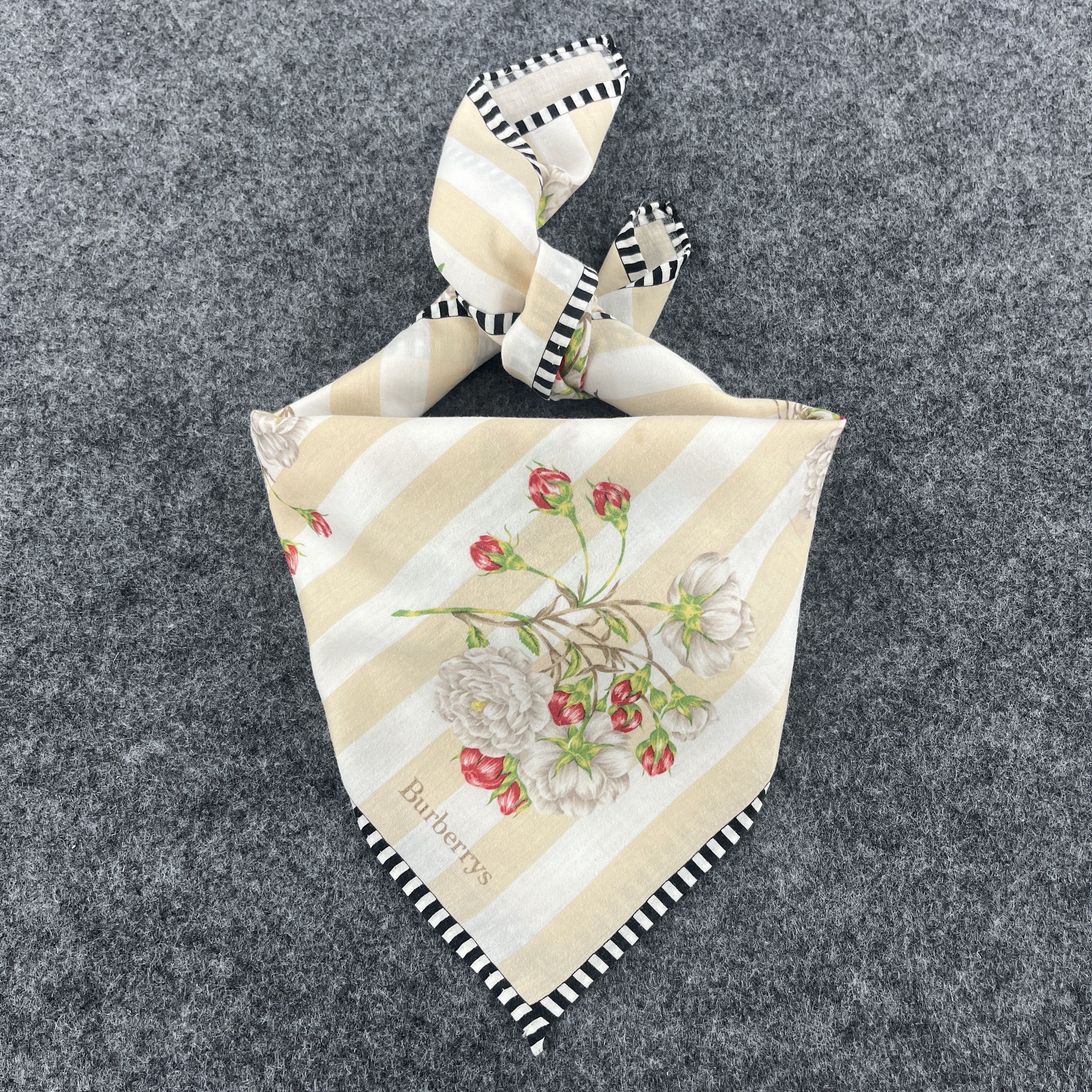 Burberry Burberry Handkerchief / Bandana / Neckerchief B062 Size ONE SIZE - 1 Thumbnail