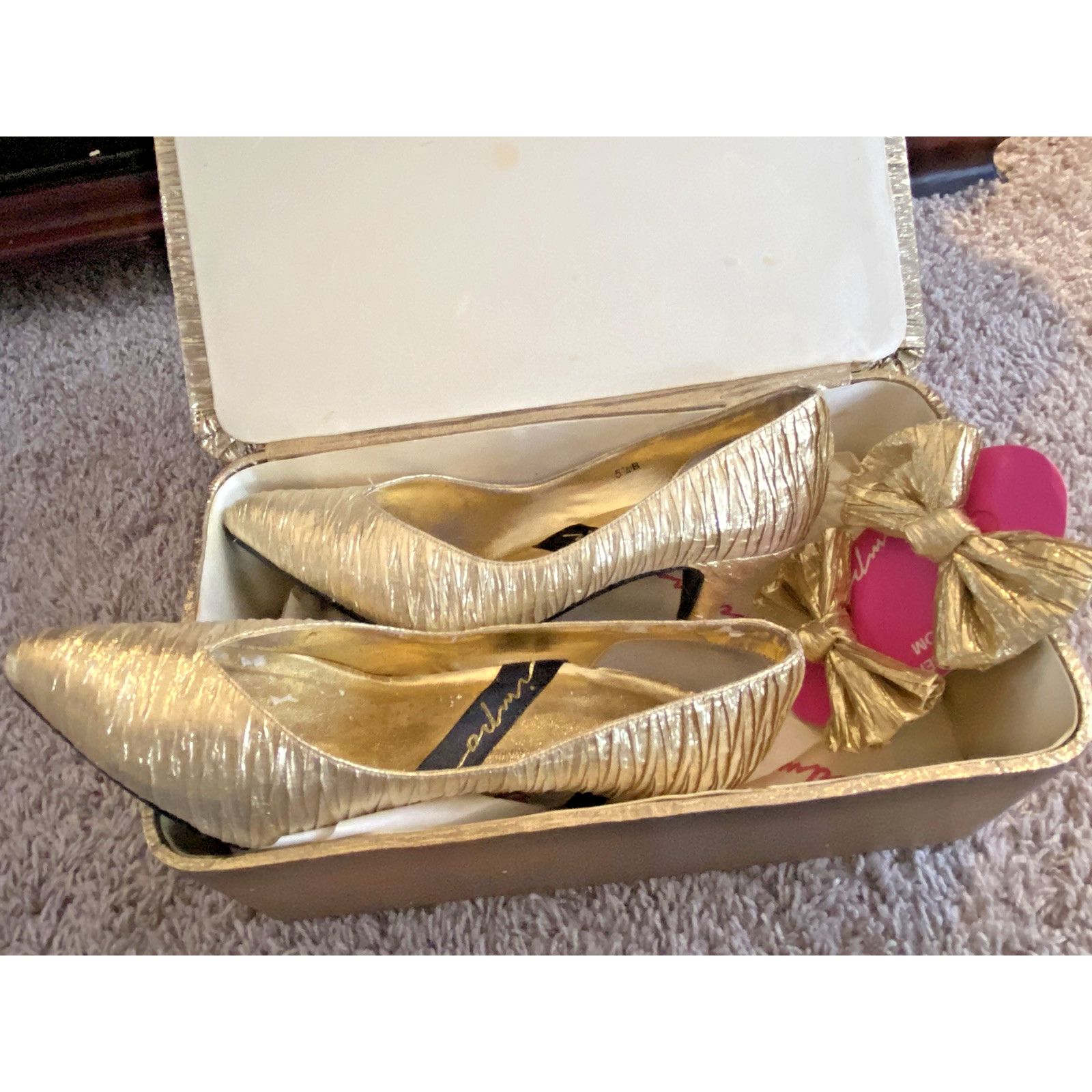 Imperious Vintage Impo Gold Heels sz 5.5 with matching box and bows Size US 5.5 / IT 35.5 - 7 Thumbnail