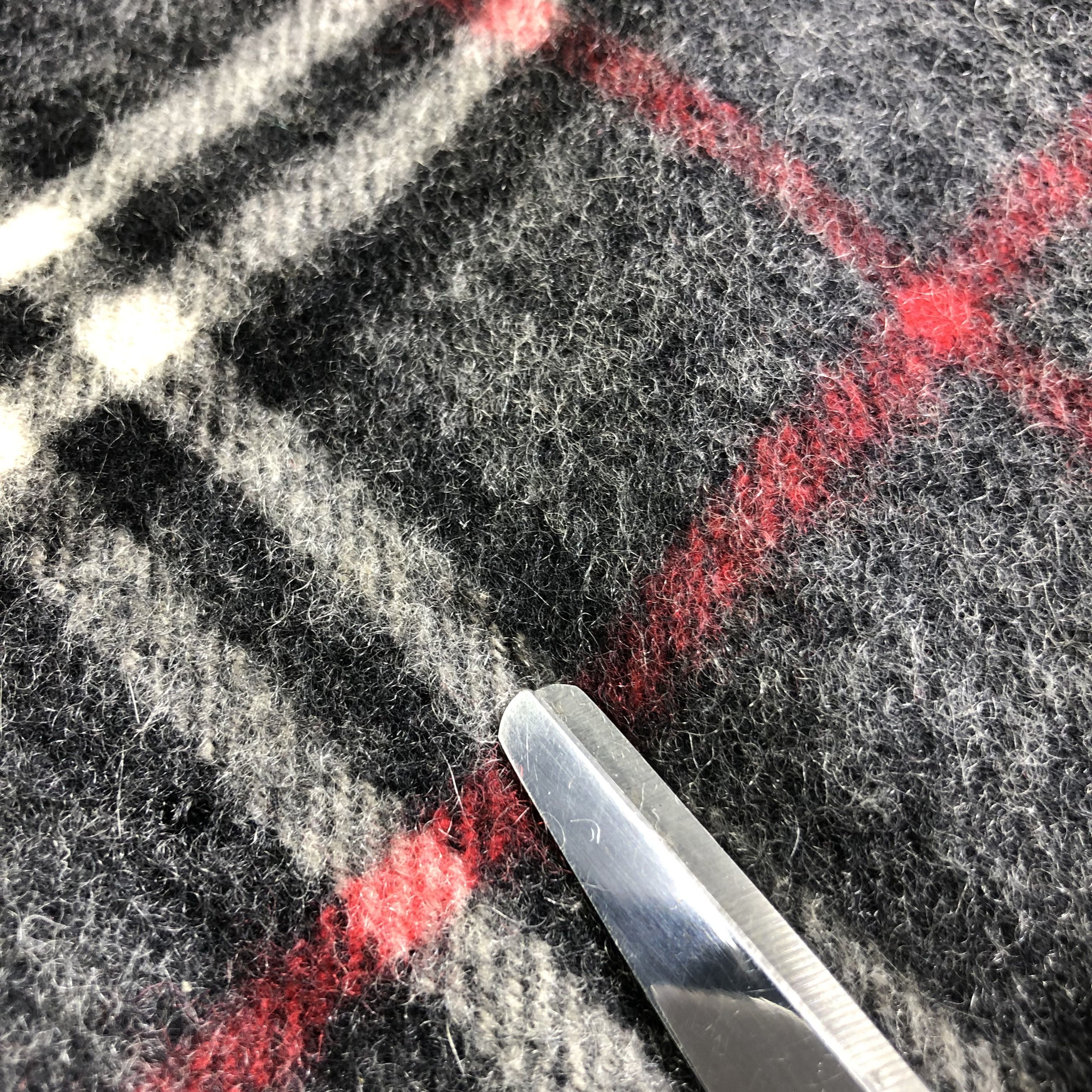 Burberry Burberrys Cashmere Scarf Muffler Neckwear V2606 Size ONE SIZE - 14 Thumbnail