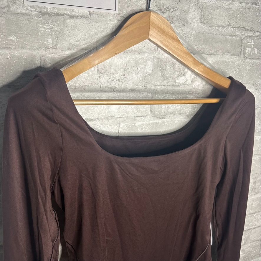 Lululemon Lululemon Nulu Square Neck Long Sleeve Bodysuit Thong Cut Size L / US 10 / IT 46 - 5 Thumbnail