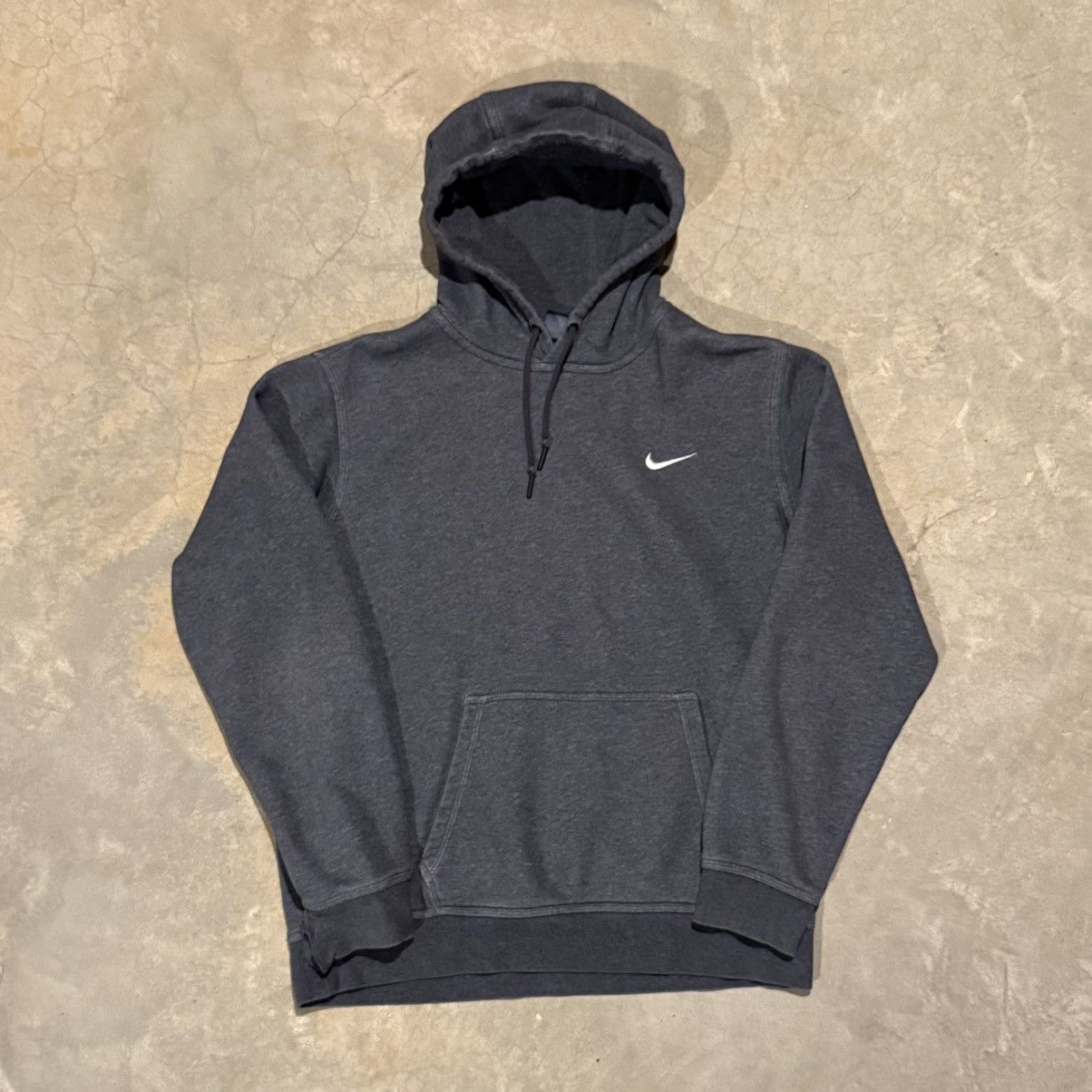 Nike Vintage 2000s Nike Embroidered Mini Swoosh Hoodie Dark Grey Size US L / EU 52-54 / 3 - 1 Thumbnail
