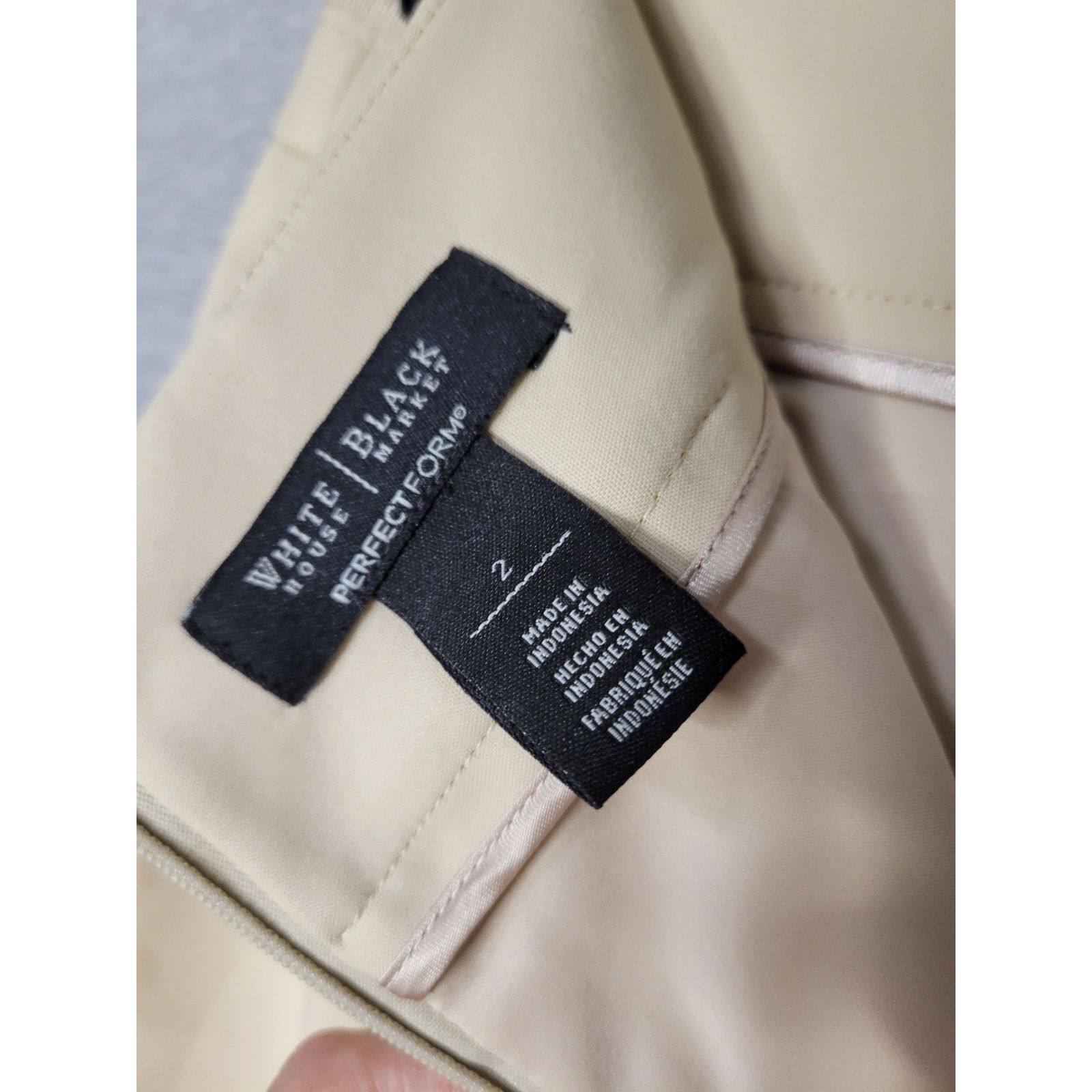White House Black Market White House Black Market Knee Length Pencil Skirt Sz 2 Size 24" / US 00 / IT 34 - 3 Thumbnail
