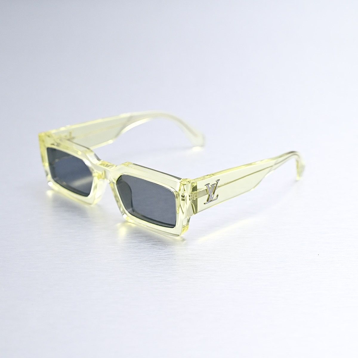 Louis Vuitton LOUIS VUITTON CRYSTAL YELLOW SUNGLASSES Size ONE SIZE - 1 Thumbnail