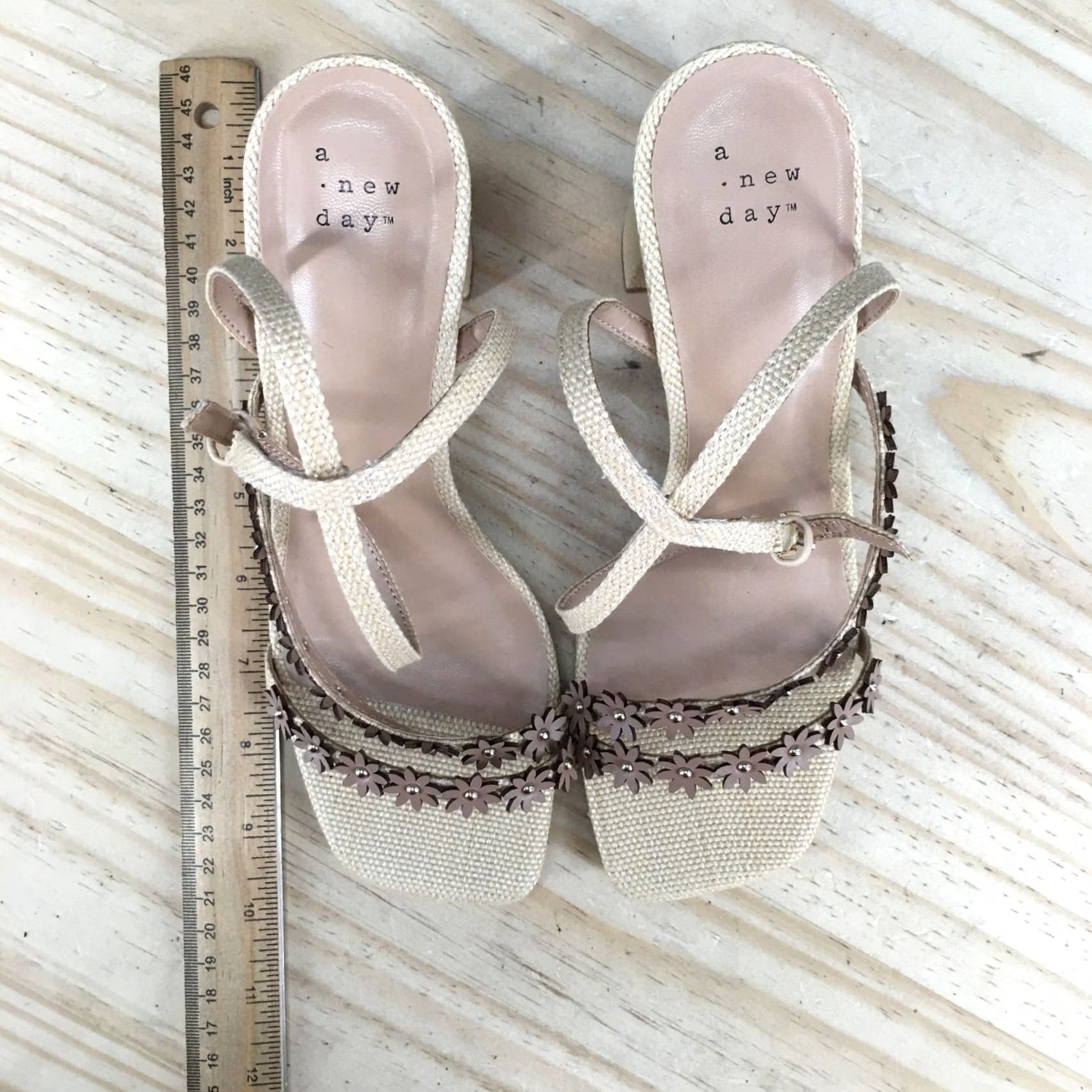 Vintage A New Day Sandals Womens 7.5 Strappy Ankle Strap Block High Heels Beige NEW Size US 8 / IT 38 - 5 Thumbnail