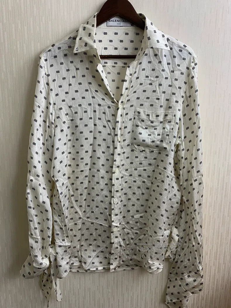 Balenciaga Balenciaga Double B Letter Logo Subtle Texture Full Print Size XS / US 0-2 / IT 36-38 - 1 Thumbnail