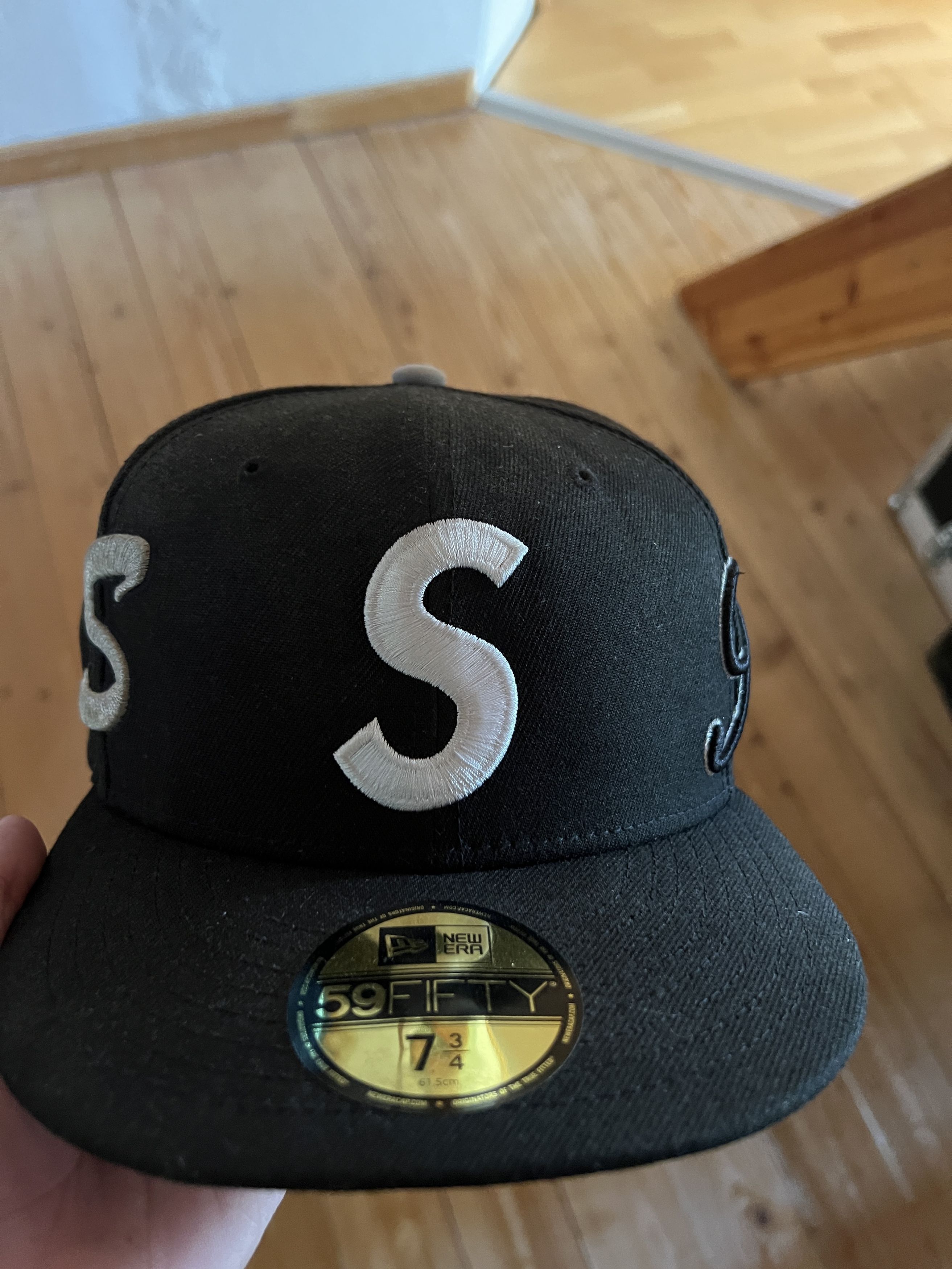 Supreme Multi S Logo New Era 黒 7 5/8 Supreme Multi S Logo New Era 59Fifty Fitted Hat Navy - SS25 - US