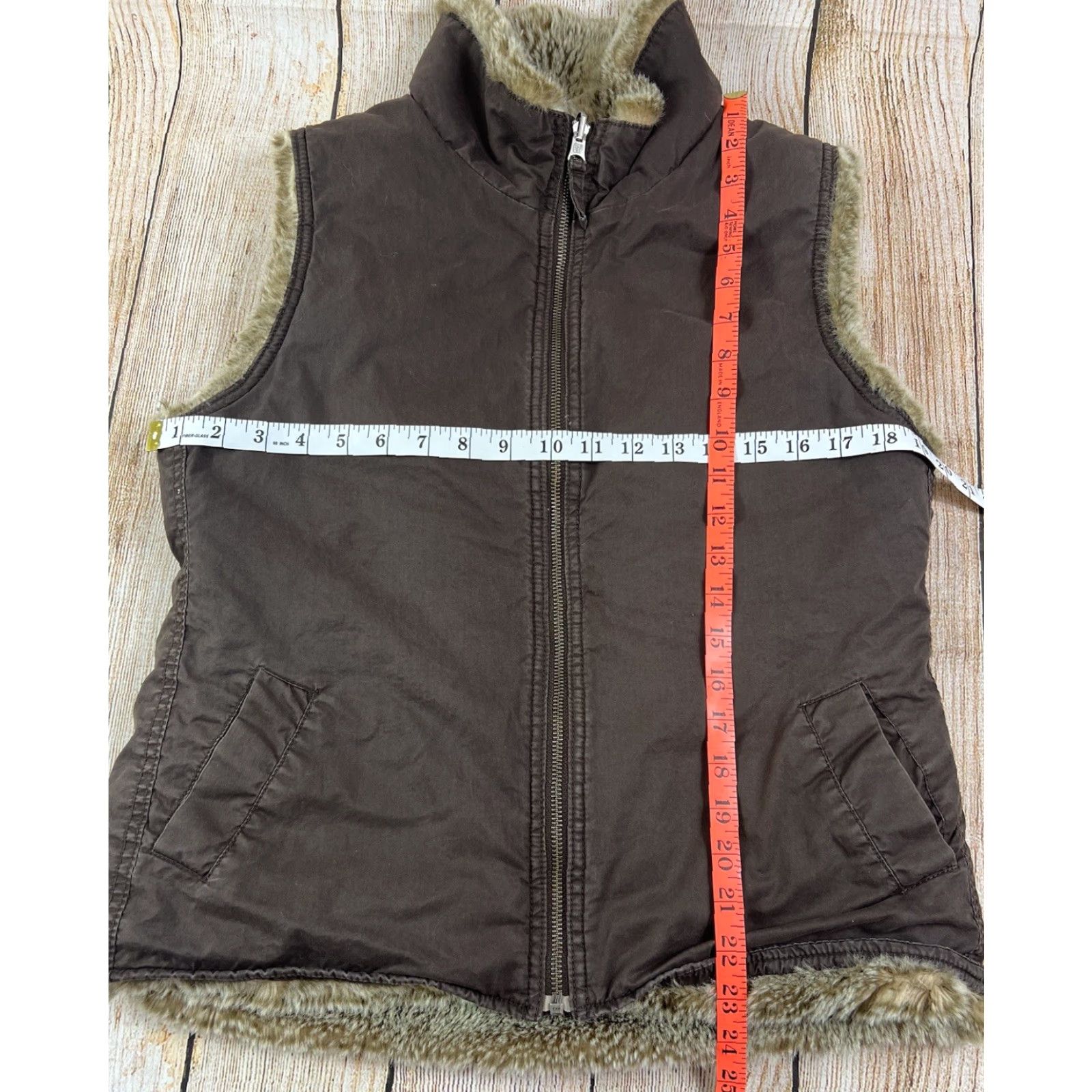 Gap GAP Women Reversible Vest Full Zip Pockets Faux Fur Tan Brown M Vest Women’s Medium Size M / US 6-8 / IT 42-44 - 3 Thumbnail