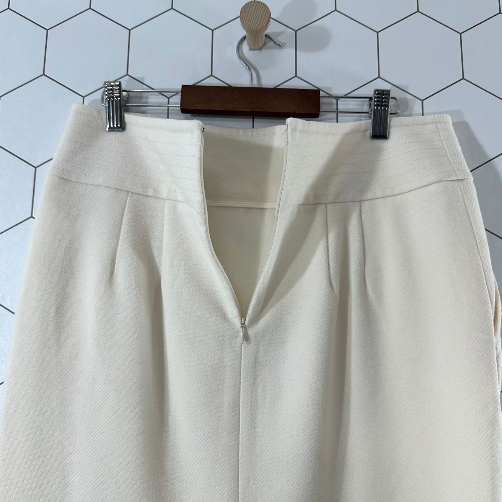Loft Ann Taylor LOFT Cream Sailor Pencil Skirt Size 6 Button Accent Textured Lined Womens Size 28" / US 6 / IT 42 - 4 Thumbnail