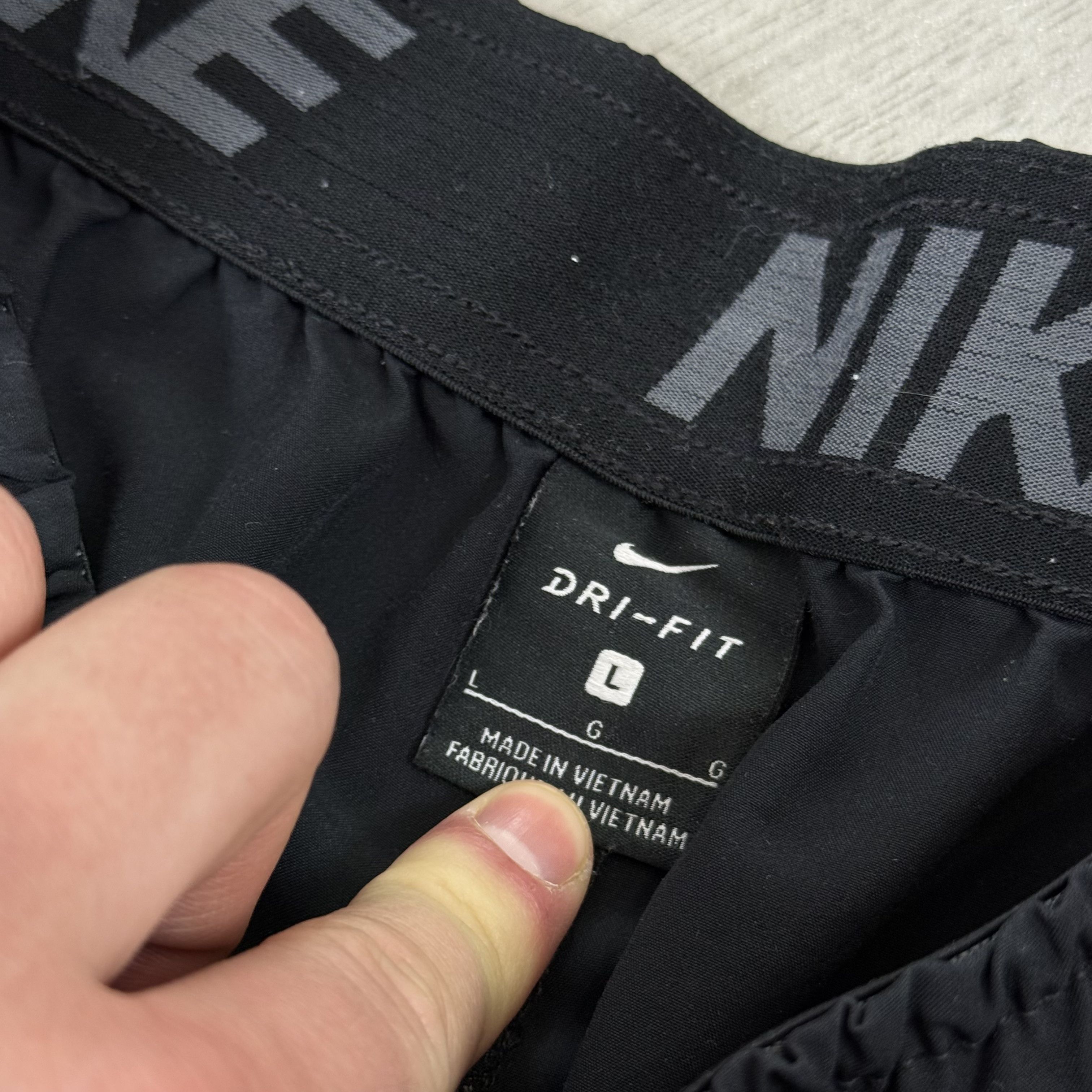 Nike Nike Dri-Fit Nylon Sportswear Black Gym Shorts L Size US 34 / EU 50 - 6 Thumbnail