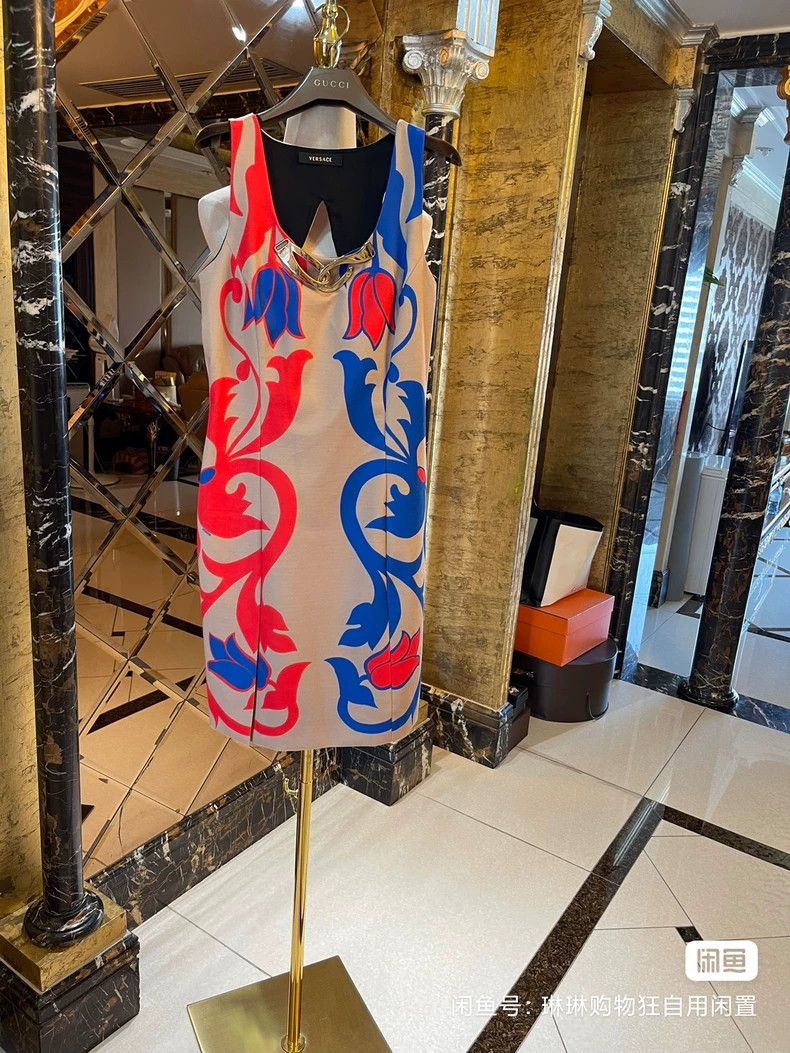 Versace Versace Classic Damascus pattern dress three-dimensional s Size M / US 6-8 / IT 42-44 - 6 Thumbnail