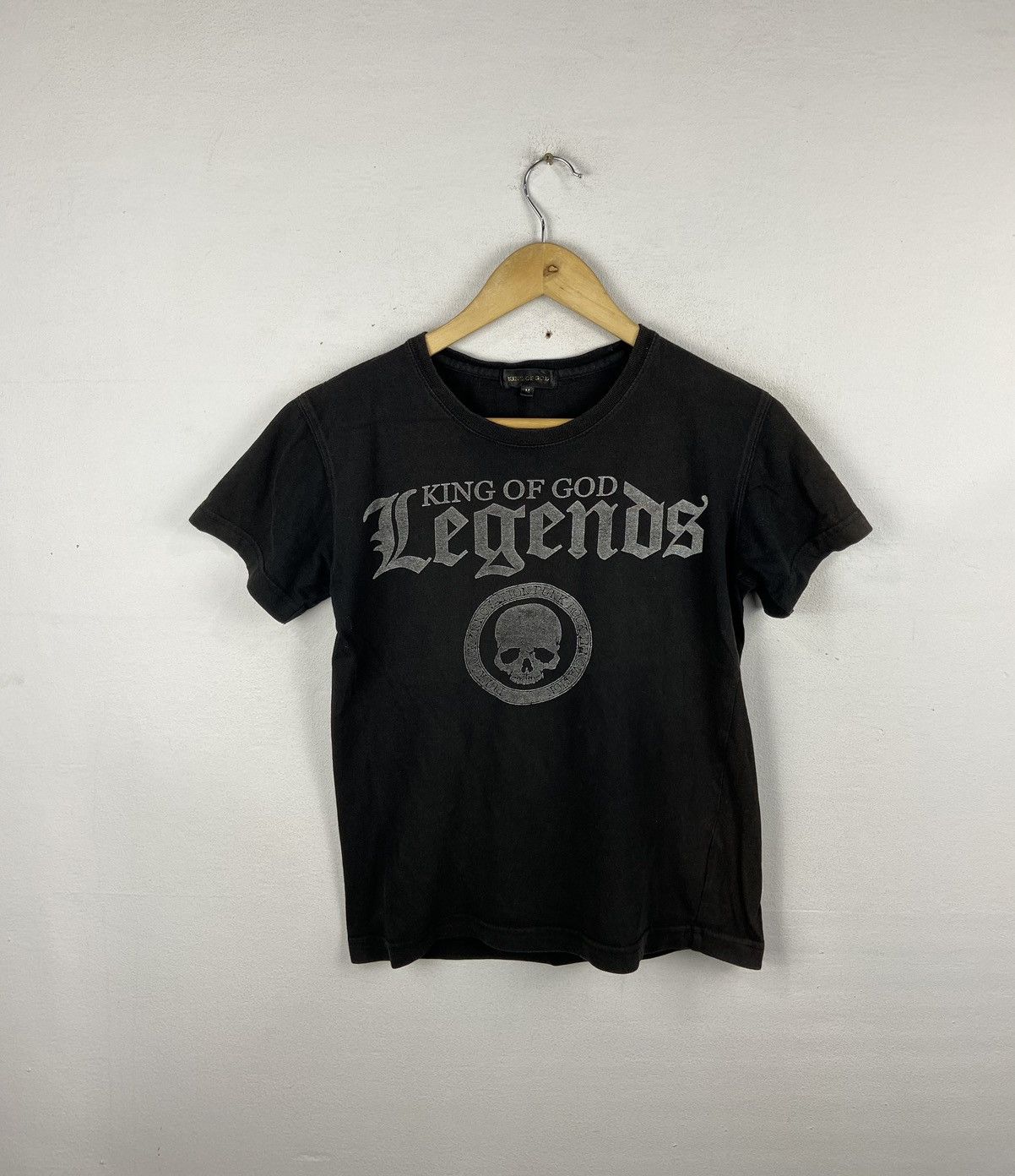 Japanese Brand RARE🔥 KING OF GODS SKULL TEE Size US M / EU 48-50 / 2 - 2 Thumbnail