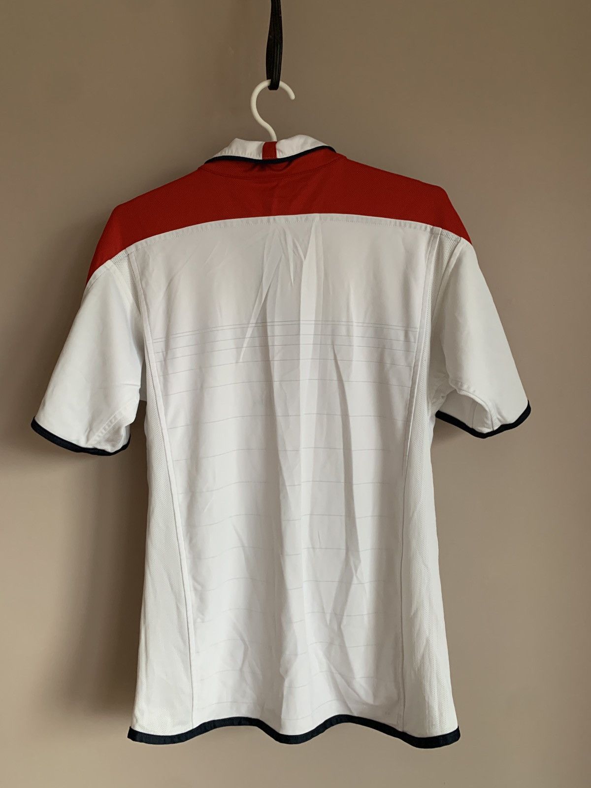 Umbro England 2005 Home Football Shirt Umbro Vintage Soccer Sz S Size US S / EU 44-46 / 1 - 2 Thumbnail