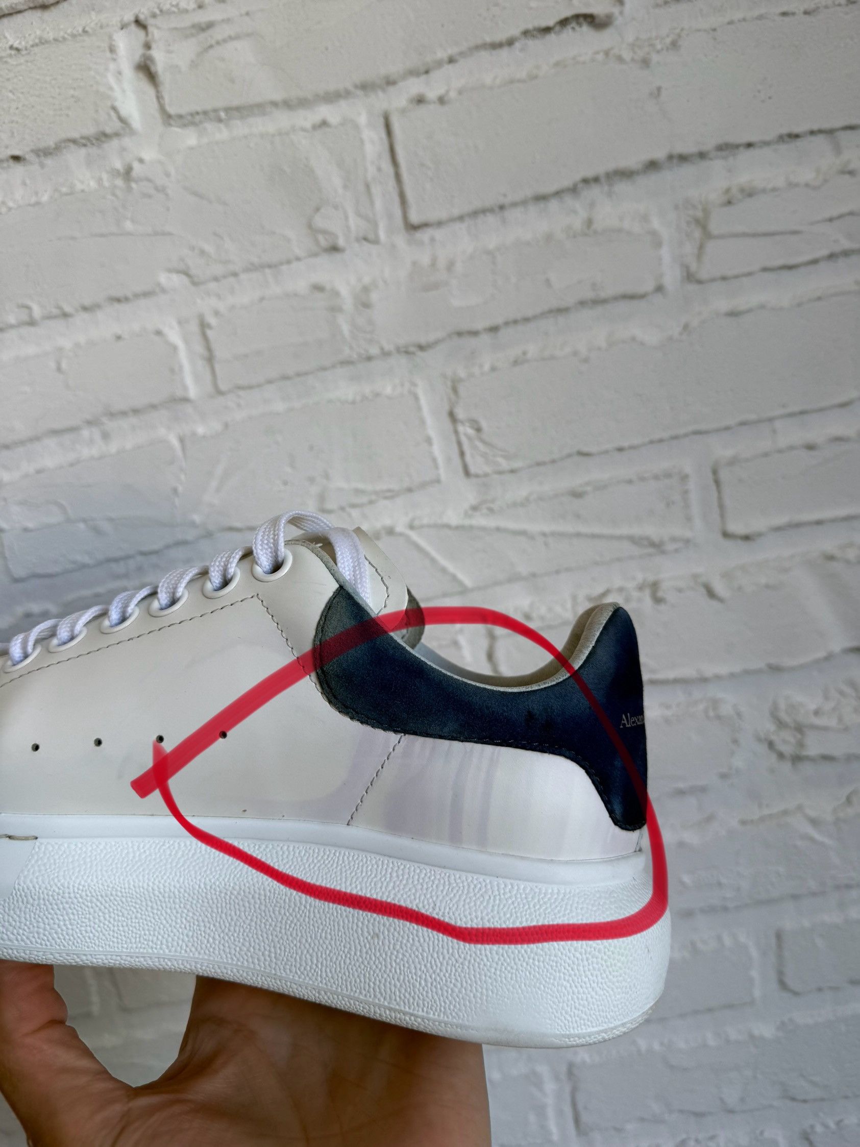 Alexander McQueen Alexander McQueen oversized sneakers white navy Size US 7 / IT 37 - 9 Thumbnail