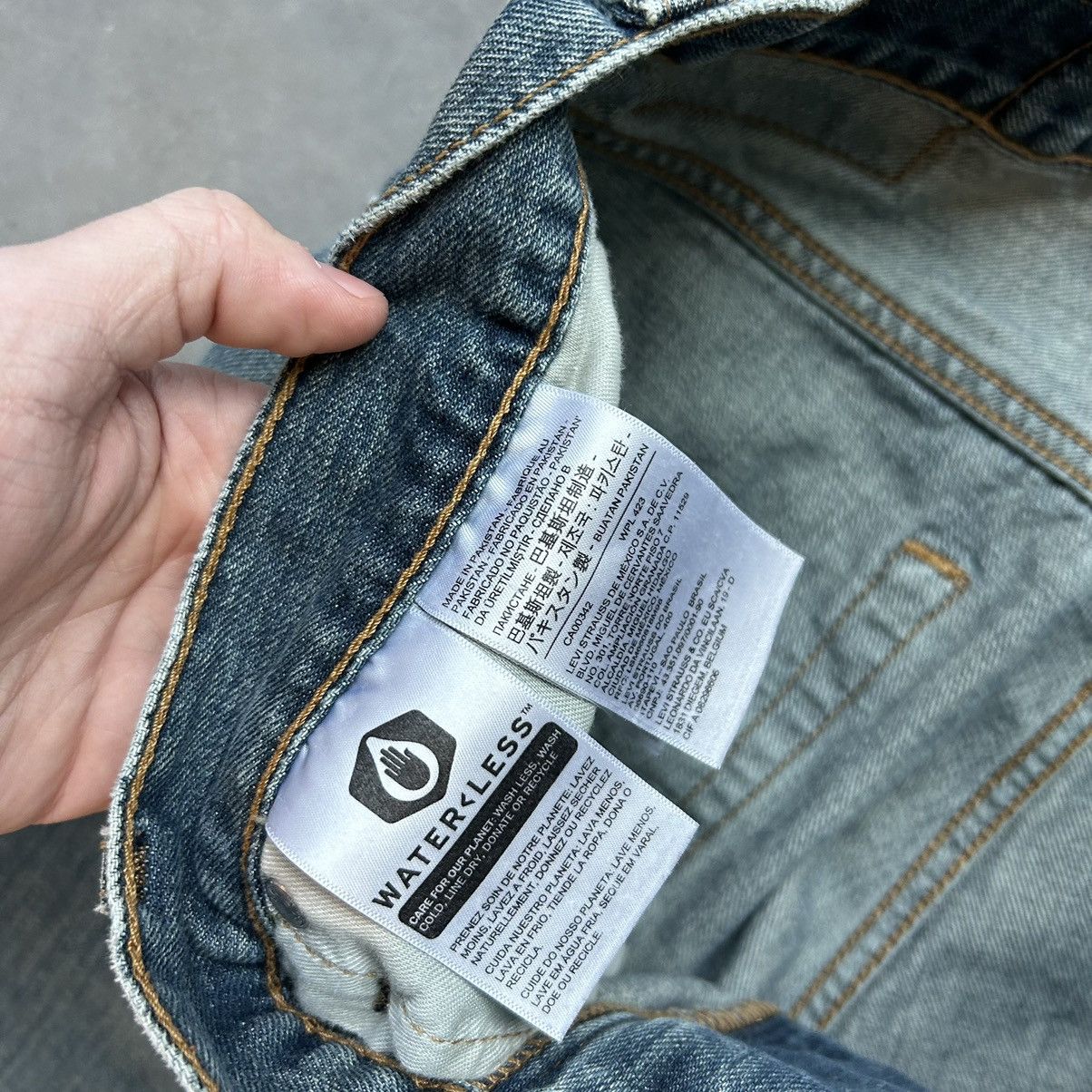 Levi's × Vintage Vintage Y2K Essential Levi 559 Straight Leg Skater Denim 33 Size US 33 - 11 Thumbnail