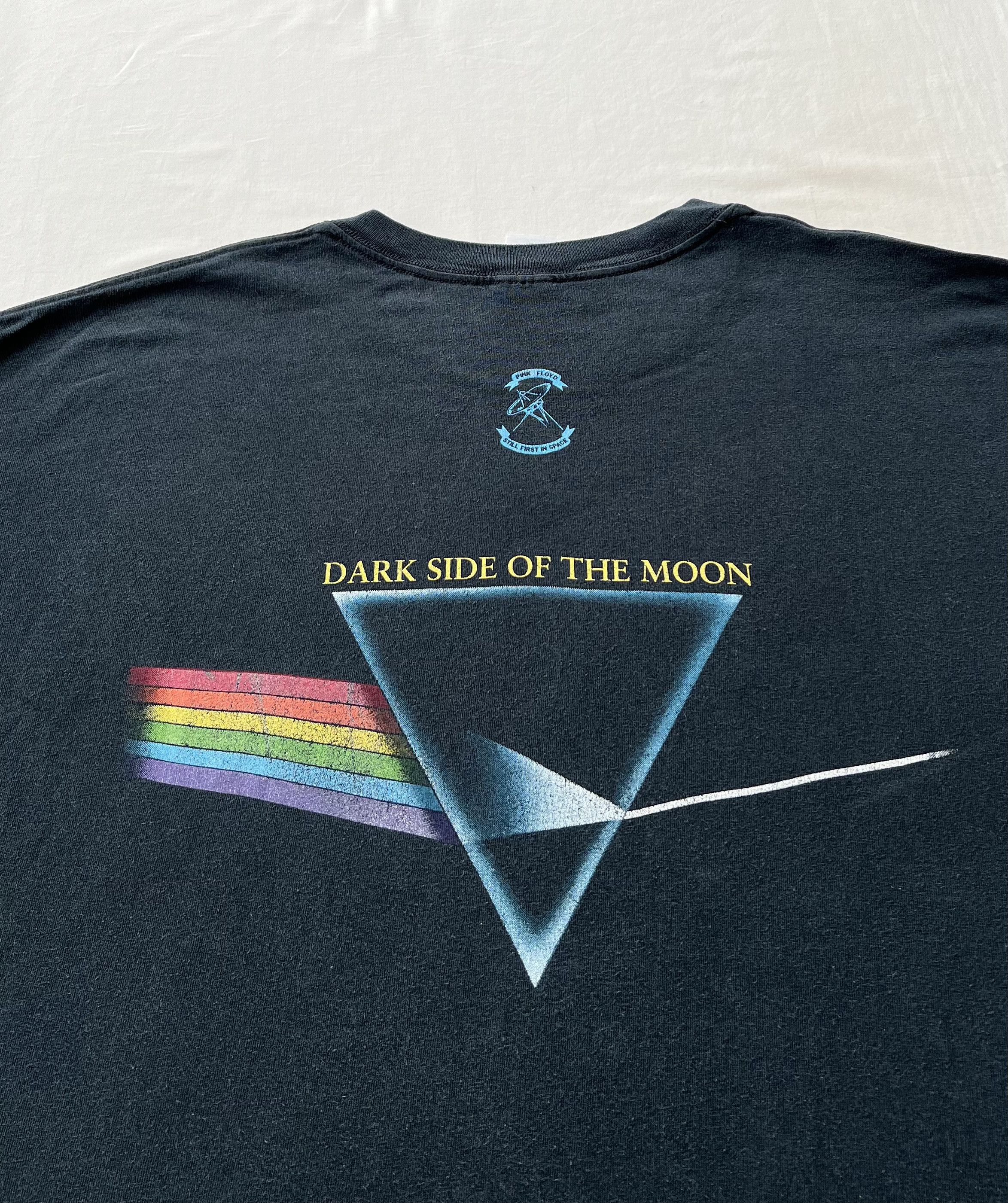 Band Tees Vintage 2000s Pink Floyd The Dark Side of the Moon Reprint Size US XL / EU 56 / 4 - 15 Thumbnail