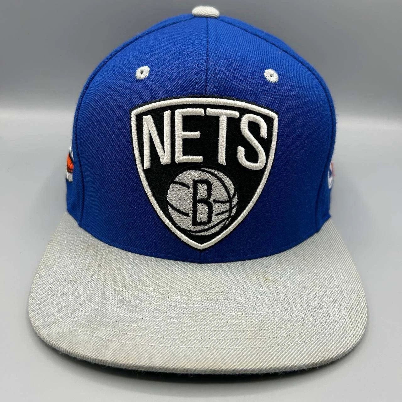 Mitchell & Ness Brooklyn Nets Hat Men 7 1/2 Blue Gray Embroidered Fitted Cap Size ONE SIZE - 1 Thumbnail