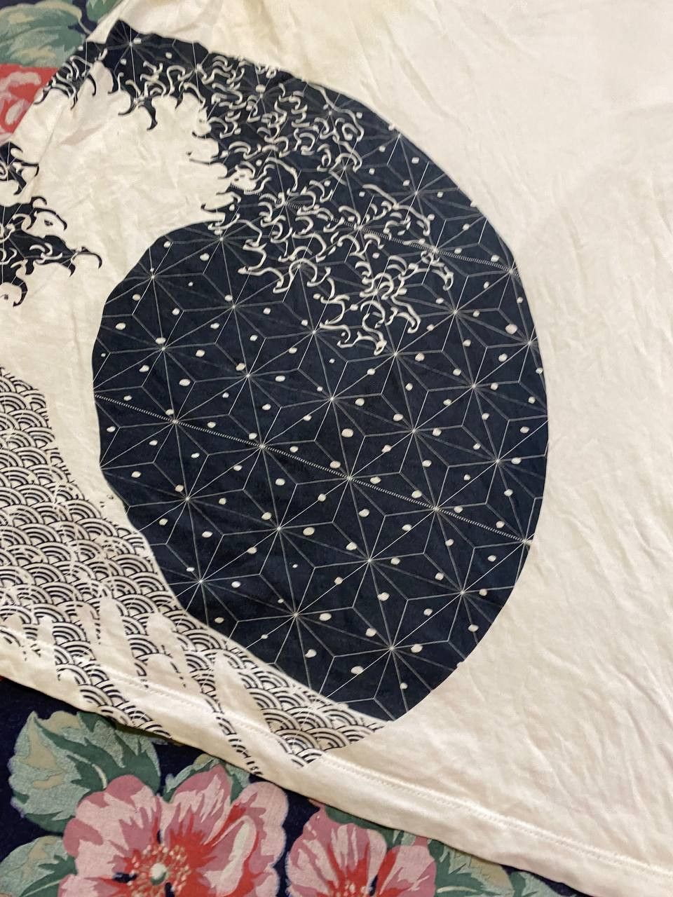 Hugo Boss Vintage white Hugo Boss big print T-Shirt crazy Y2K Size US L / EU 52-54 / 3 - 8 Thumbnail