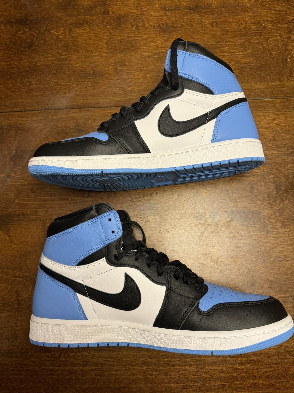 Jordan Brand × Nike Air Jordan 1 Retro High OG “UNC Toe” Size US 12 / EU 45 - 2 Thumbnail