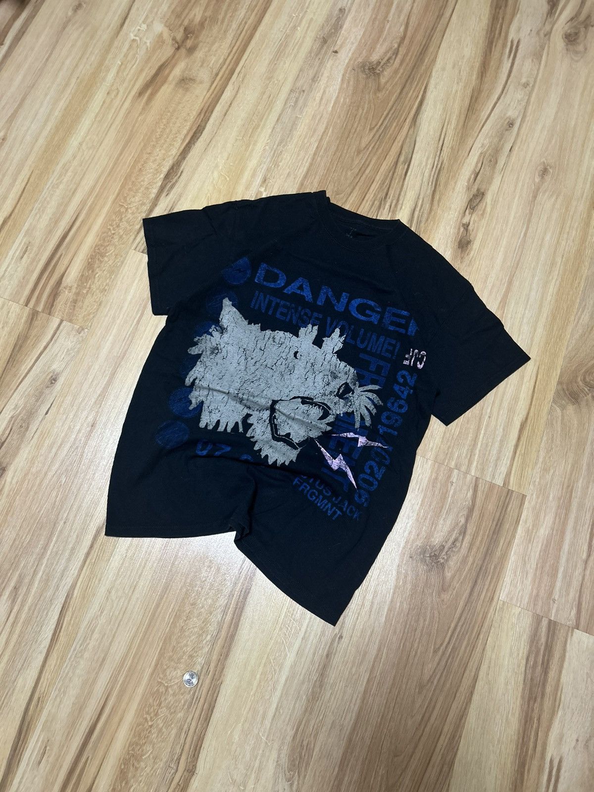 Travis Scott Travis Scott “Fragment Danger” cactus jack t shirt Size US S / EU 44-46 / 1 - 1 Thumbnail