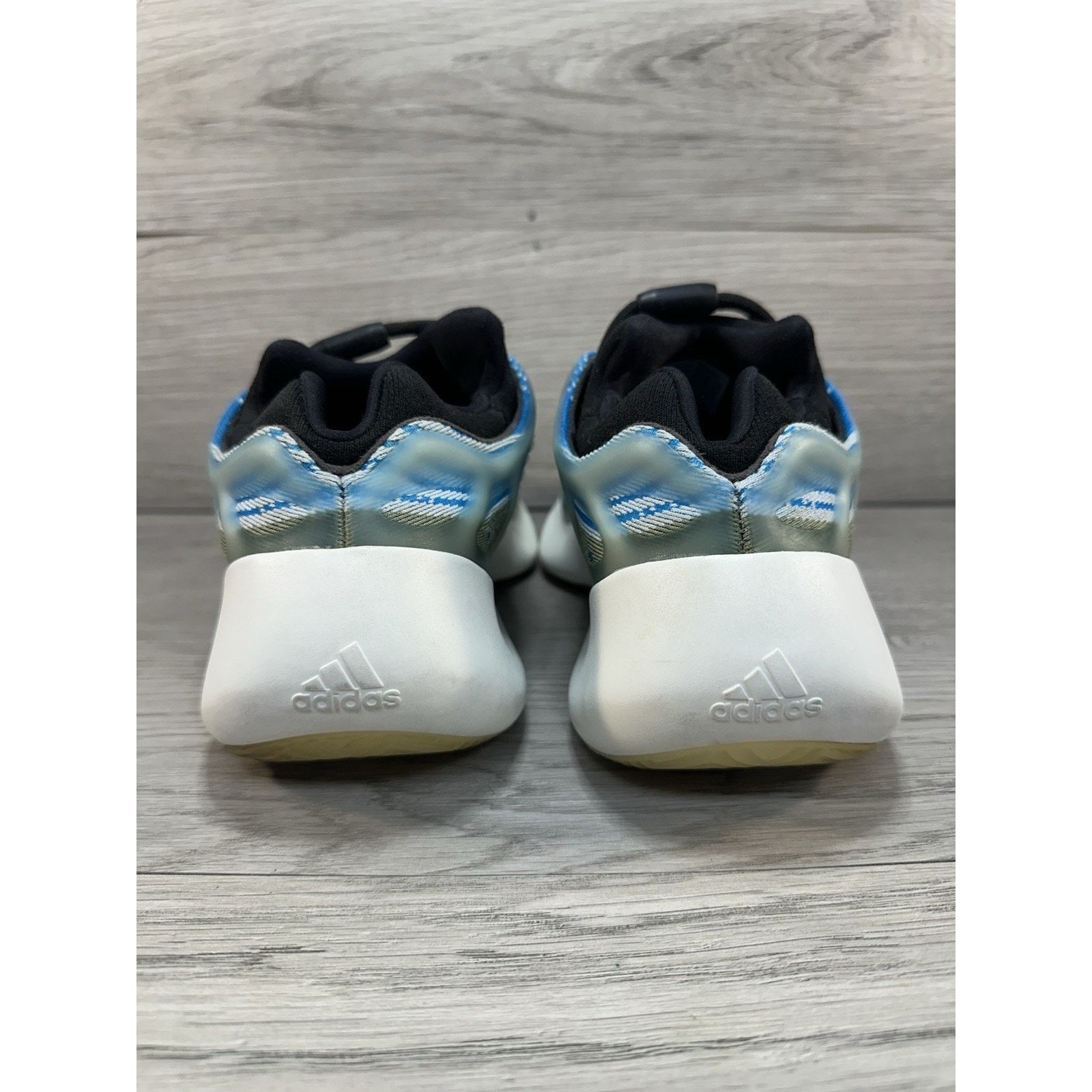 Adidas × Yeezy Adidas Yeezy 700 V3 Arzareth - Size 8 Size US 8.5 / EU 41-42 - 5 Thumbnail
