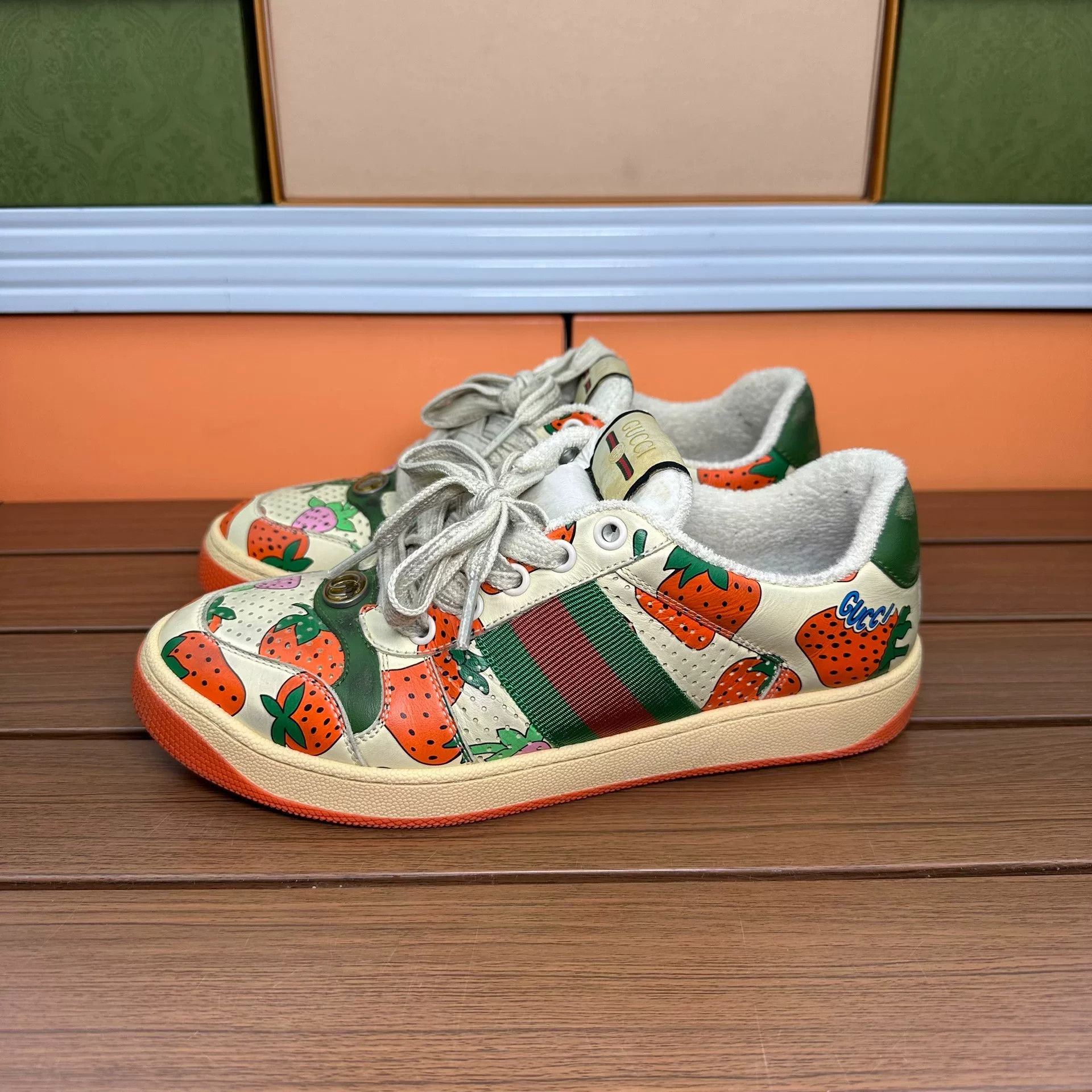 Gucci Gucci Printed Lowtop Sneakers it_36 Women Size US 6 / IT 36 - 1 Thumbnail