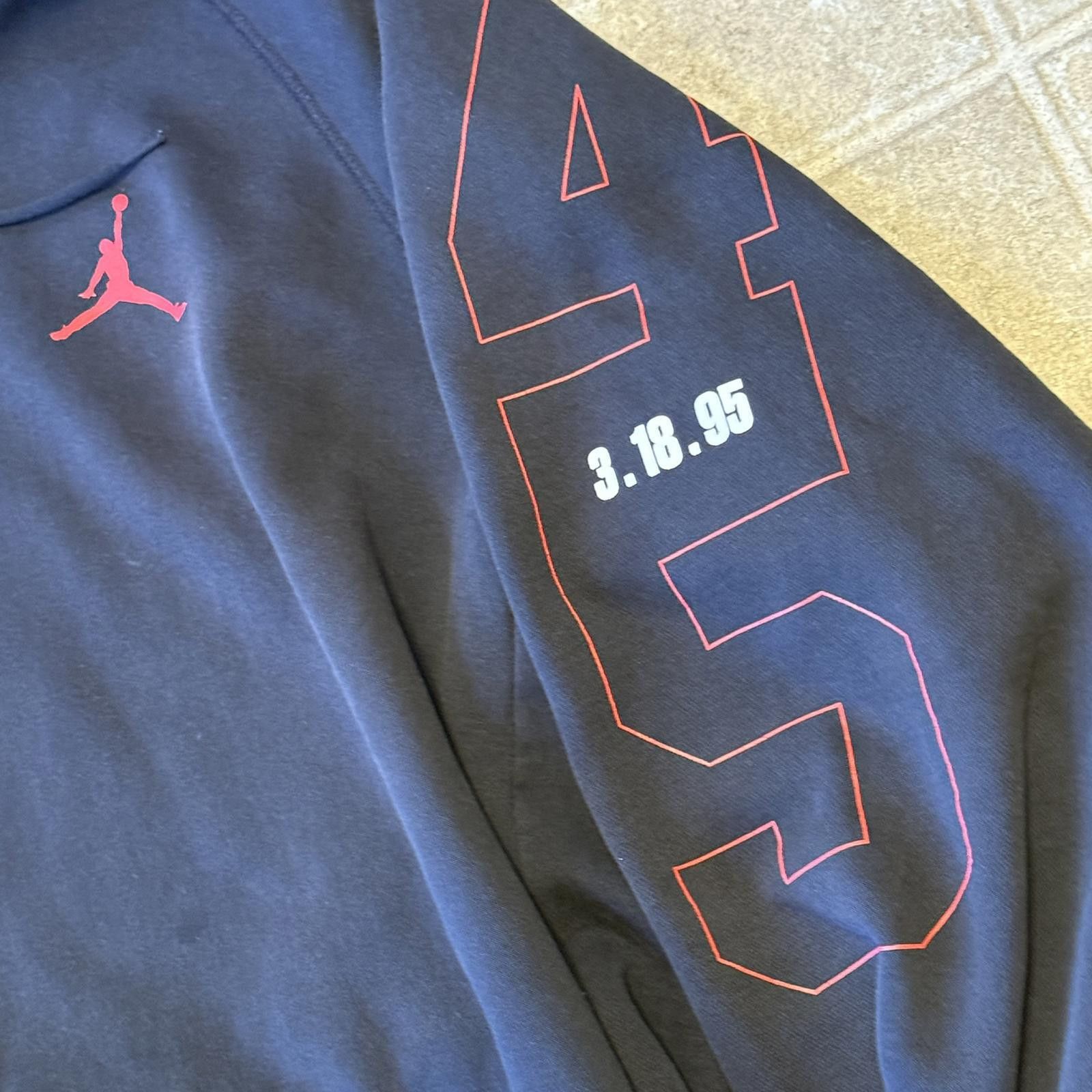 Jordan Brand 1995 Michael Jordan “I’m Back” #45 Hoodie XL Vintage NBA Size US XL / EU 56 / 4 - 3 Thumbnail