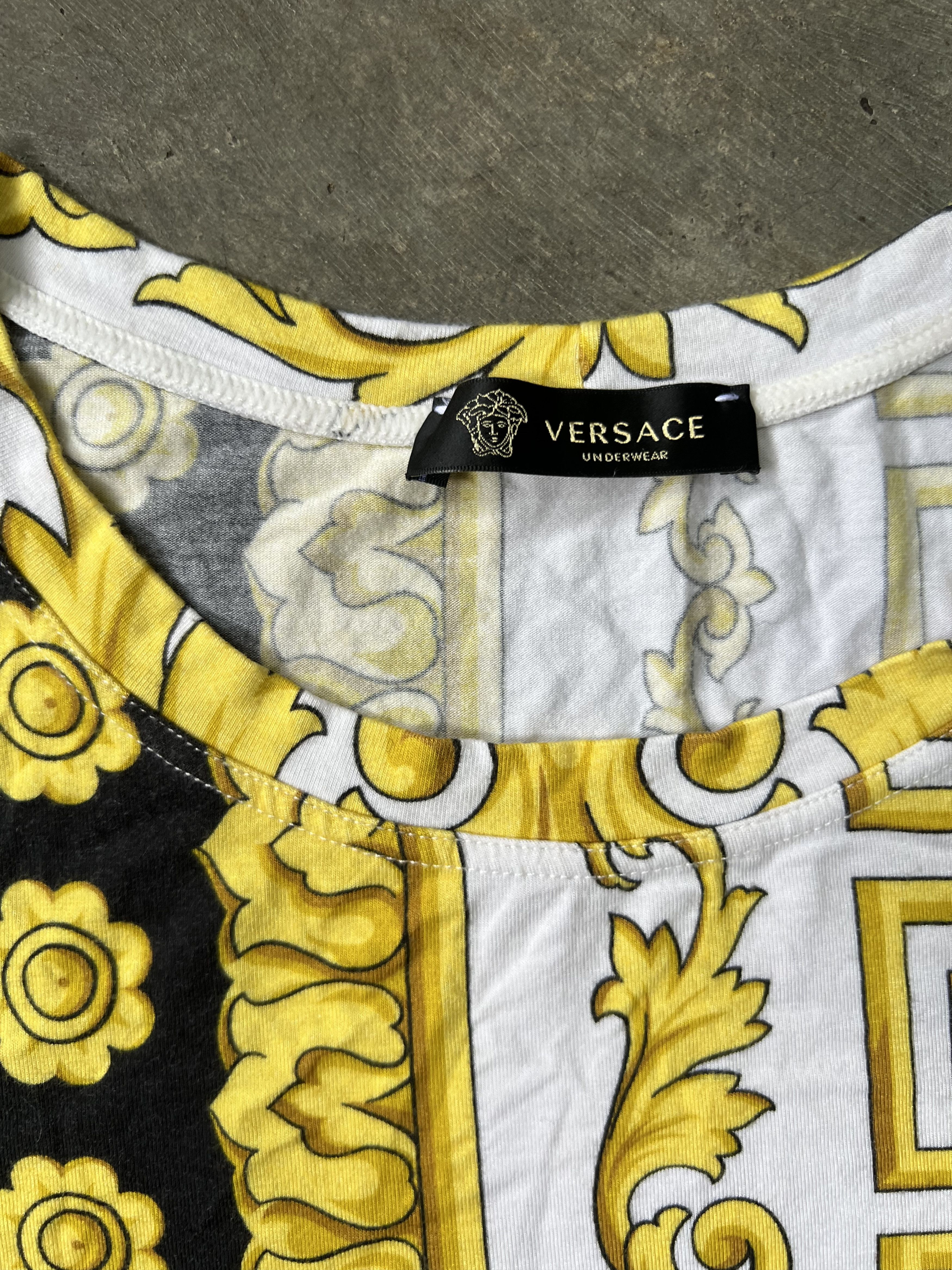 Versace Gianni Versace gerek key tanktop Size US M / EU 48-50 / 2 - 3 Thumbnail