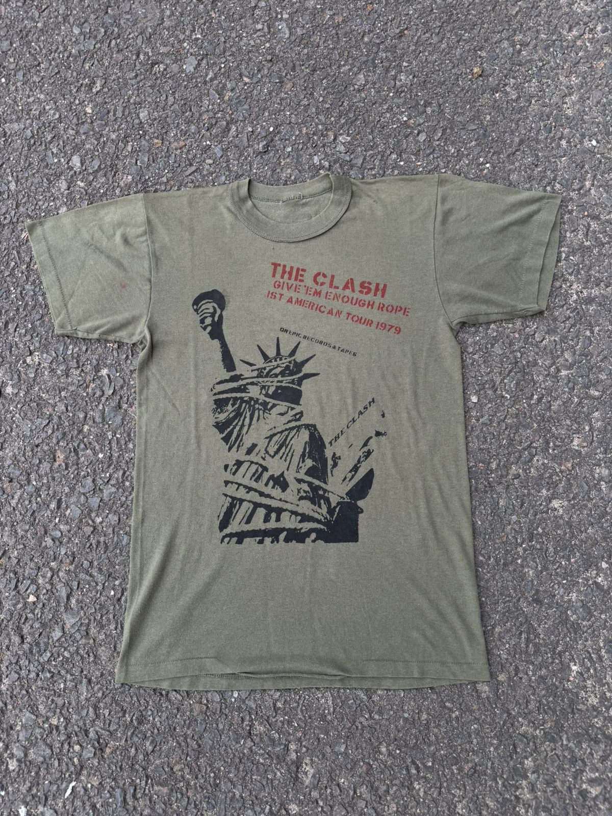 Band Tees Vintage 70's The Clash Give 'Em Enough rope" Amrican Tour Size US L / EU 52-54 / 3 - 1 Thumbnail