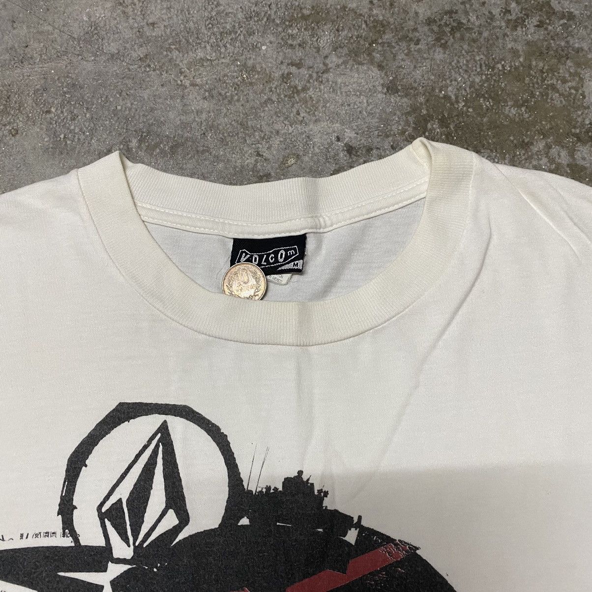 Vintage × Volcom VINTAGE VOLCOM REVOLUTION IS EMINENT T SHIRT Size US M / EU 48-50 / 2 - 2 Thumbnail