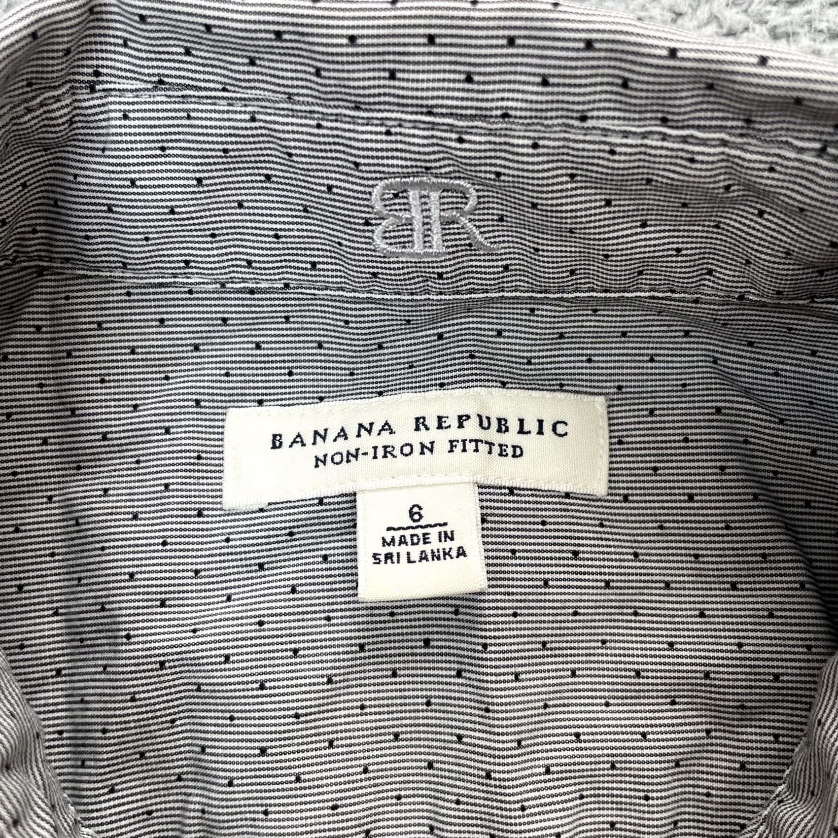 Banana Republic Banana Republic Shirt Womens 6 Gray Fitted Non-Iron Cotton Button Up Pin Dot Classic Slim Casual Workwear Size M / US 6-8 / IT 42-44 - 3 Thumbnail