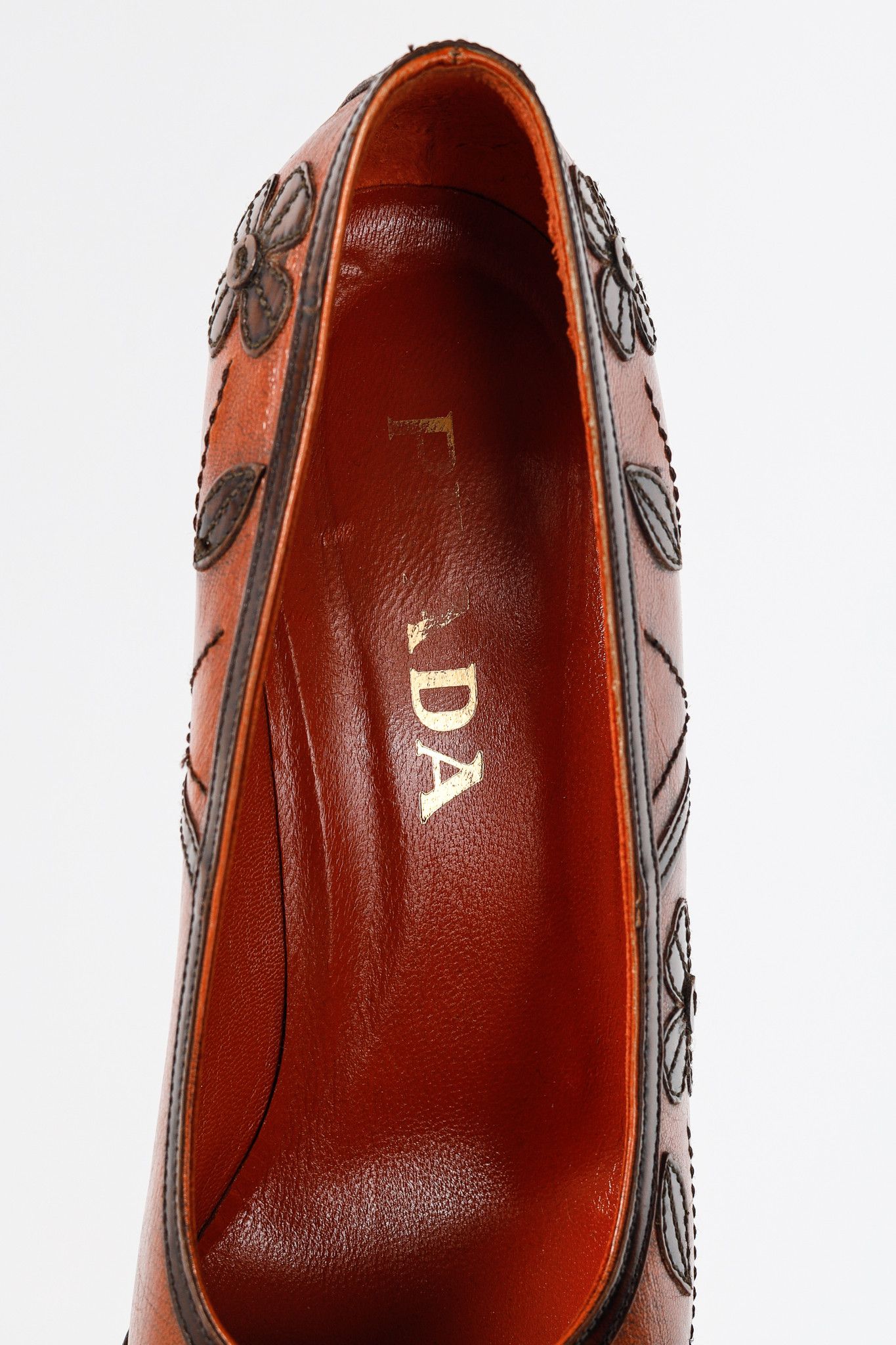 Prada Prada AW/96 Orange Leather Floral-Applique Pumps Size US 7.5 / IT 37.5 - 9 Thumbnail