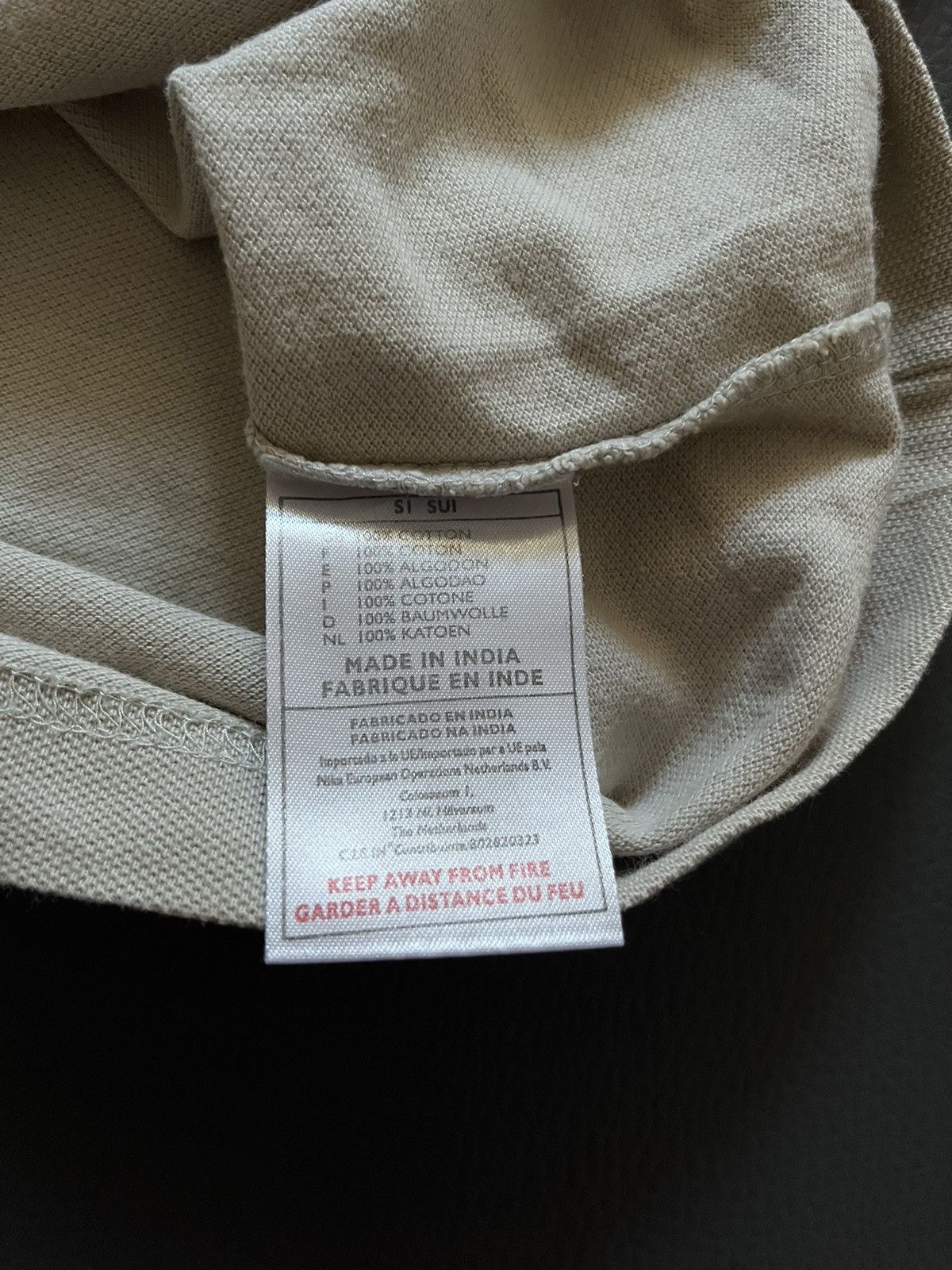 Nike × Vintage 90s Vintage Nike Center Swoosh Beige V-Neck T-Shirt Size US M / EU 48-50 / 2 - 2 Thumbnail