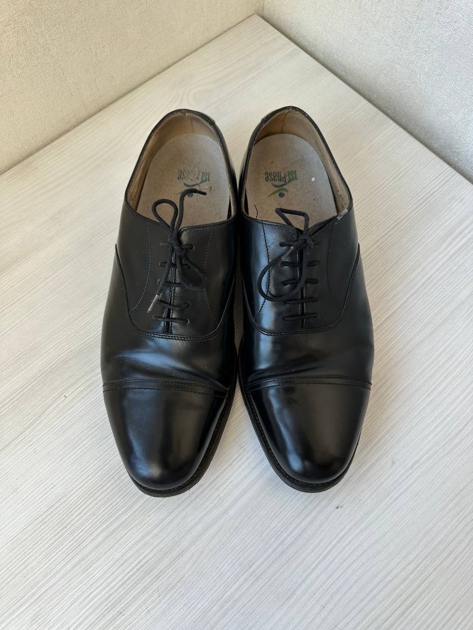 Loake Loake Elland Black Leather Oxford Cap Toe Dress Shoes Size US 10.5 / EU 43-44 - 2 Thumbnail
