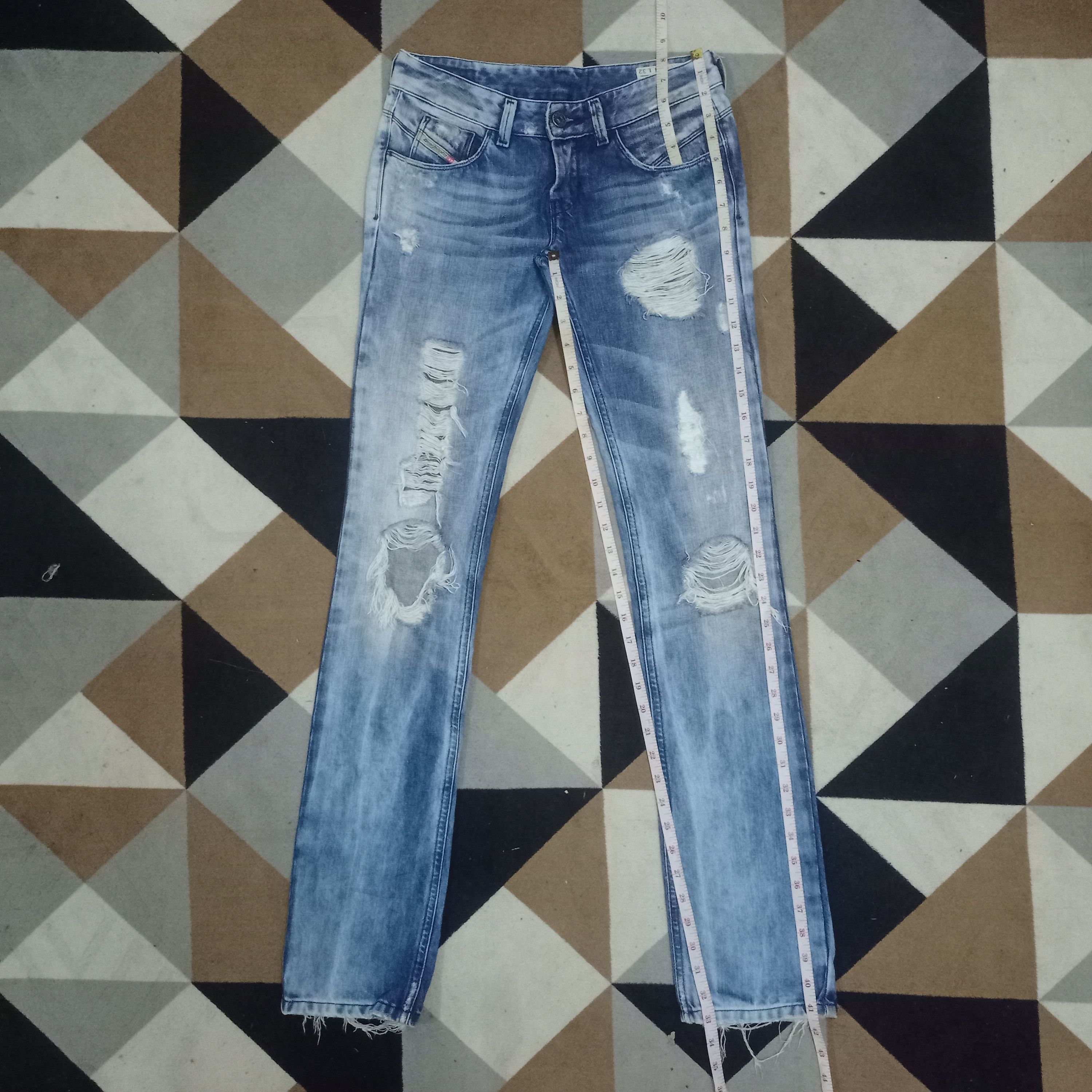 Diesel Vintage Diesel Light Wash Distressed Bootcut Jeans Size 27" / US 4 / IT 40 - 11 Thumbnail