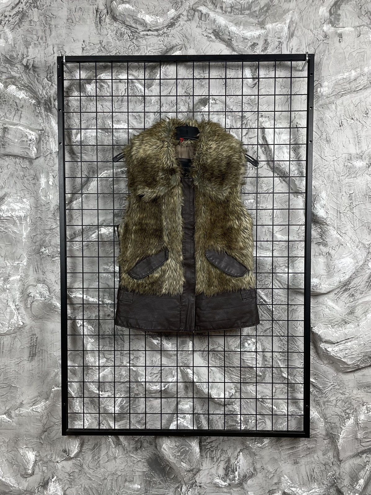KMRii Vintage Fur Leather Y2K Vest Rick Owens LGB Japanese Style Size US S / EU 44-46 / 1 - 1 Thumbnail