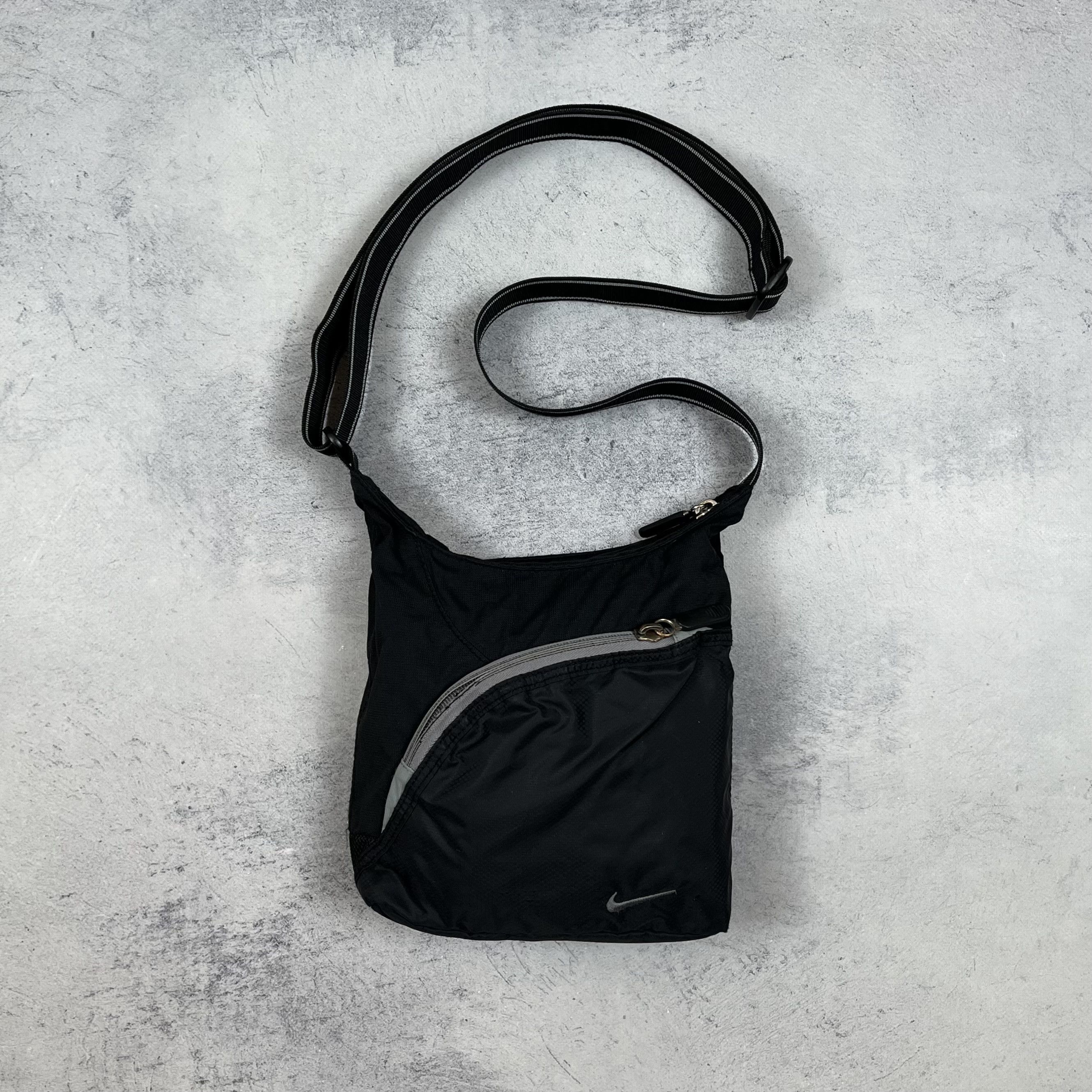 Nike Vintage Nike Y2K Swoosh Nylon Shoulder Bag 2000’s Size ONE SIZE - 2 Thumbnail