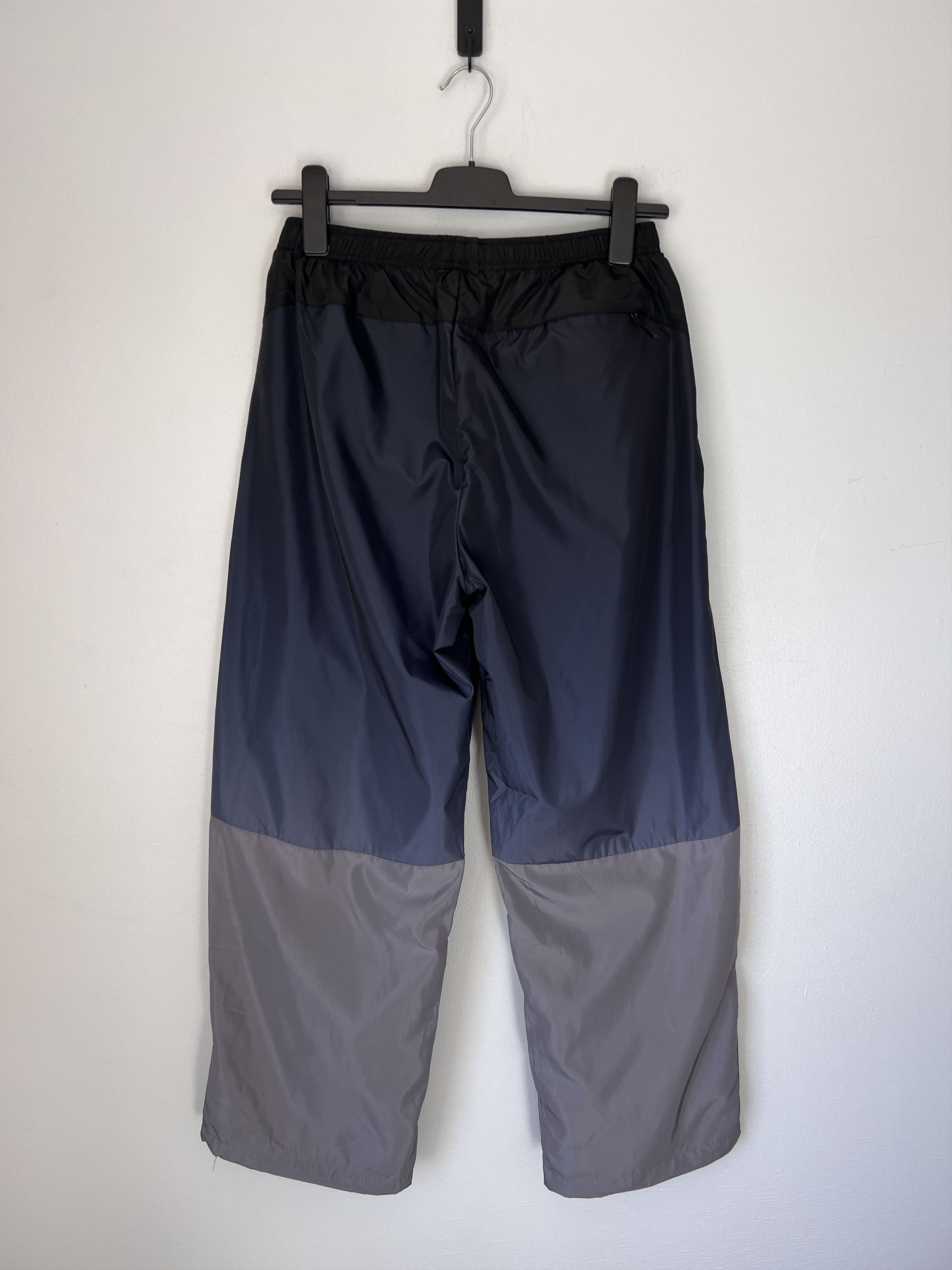 Supreme × Umbro Supreme Umbro Gradient Track Pants in Black Size US 34 / EU 50 - 4 Thumbnail