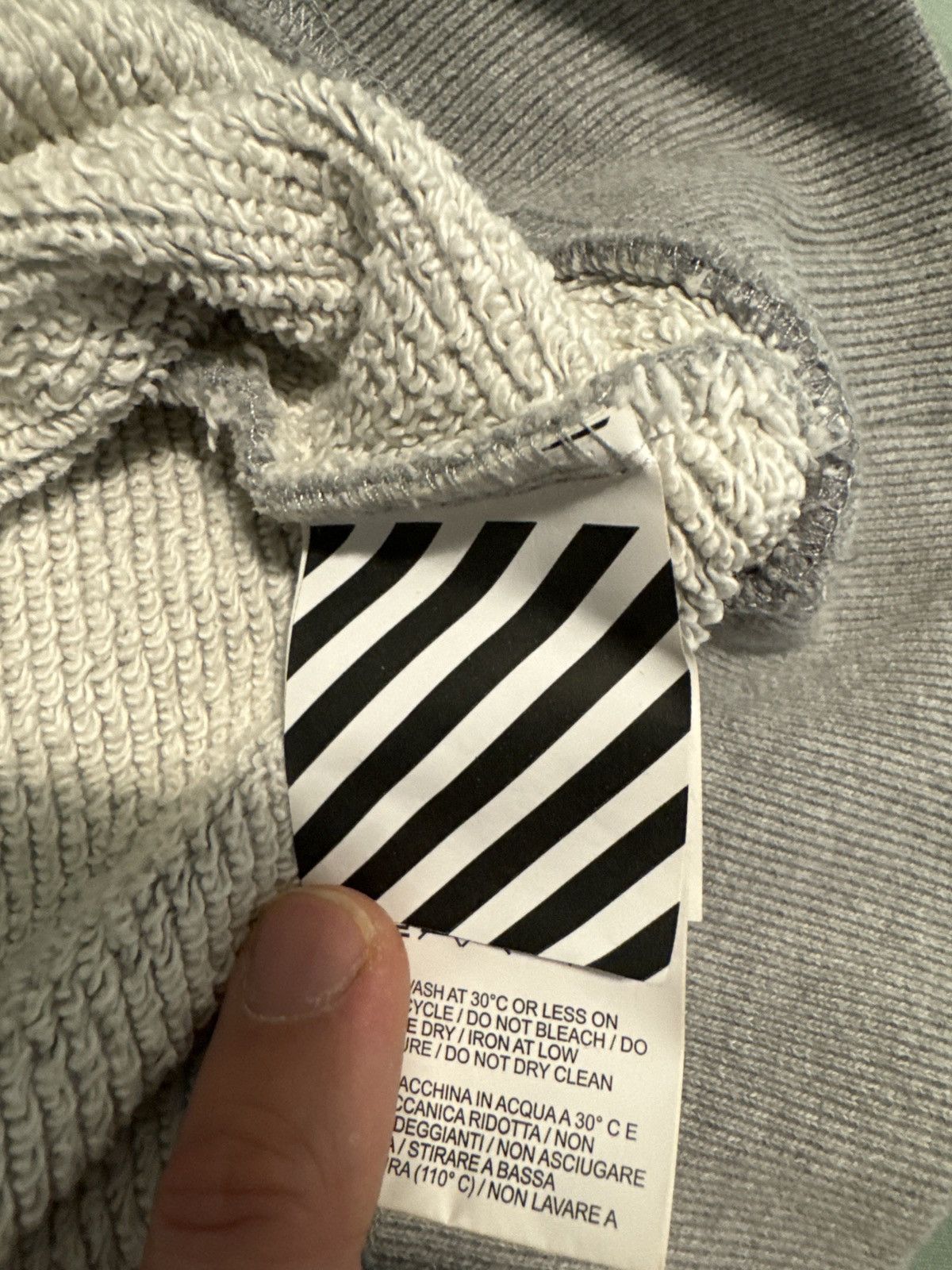 Off-White Off White crewneck L Size US L / EU 52-54 / 3 - 3 Thumbnail
