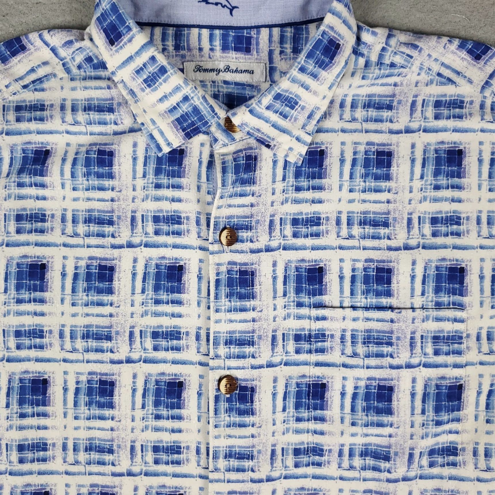 Tommy Bahama Tommy Bahama Shirt Mens Large Blue White Silk Hawaiian Button Up Short Sleeve Size US L / EU 52-54 / 3 - 2 Thumbnail